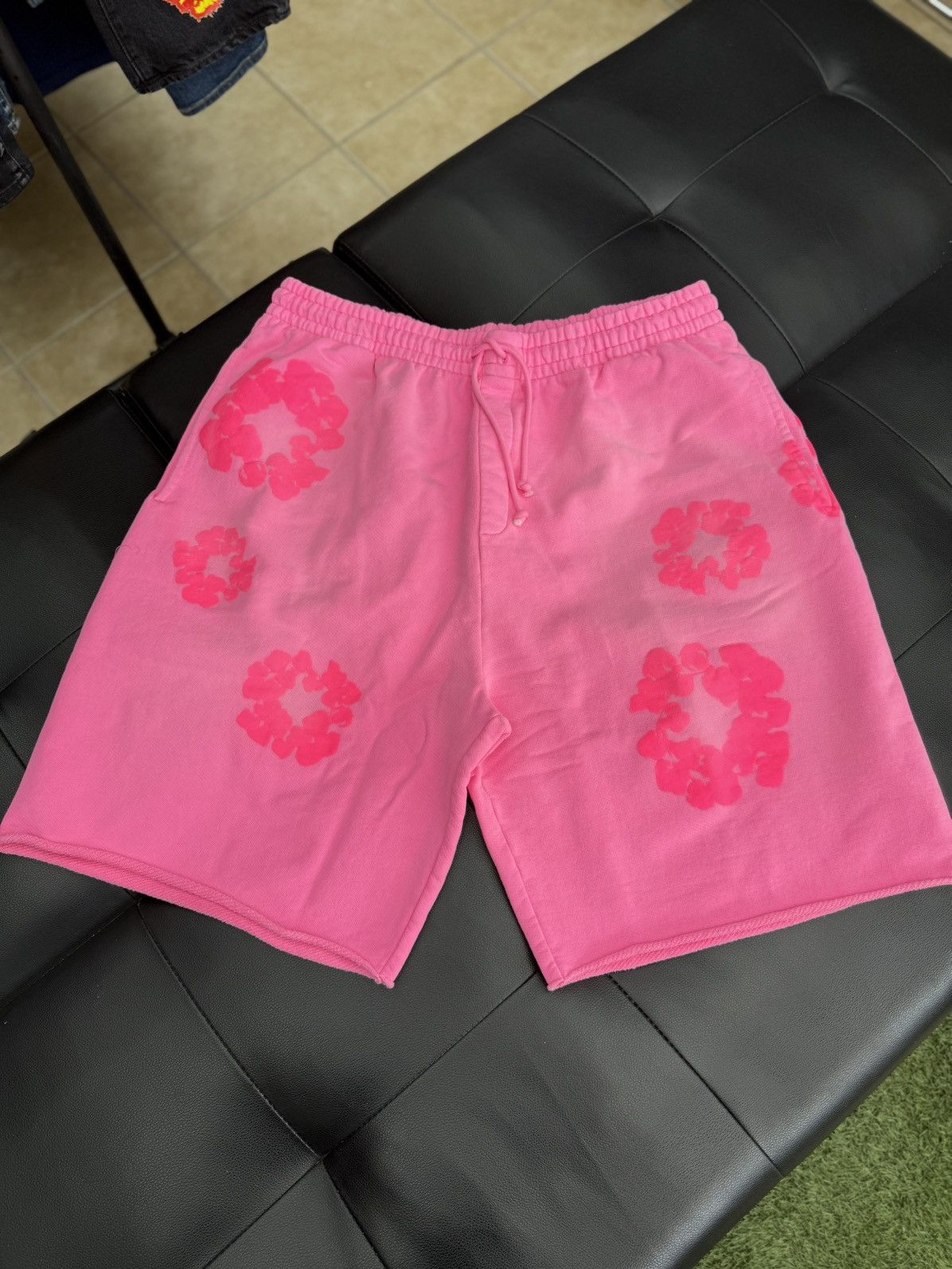 DENIM TEARS Denim Tears 2025 Cotton Wreath Shorts Pink Size XXL Size US 38 / EU 54 - 1 Thumbnail