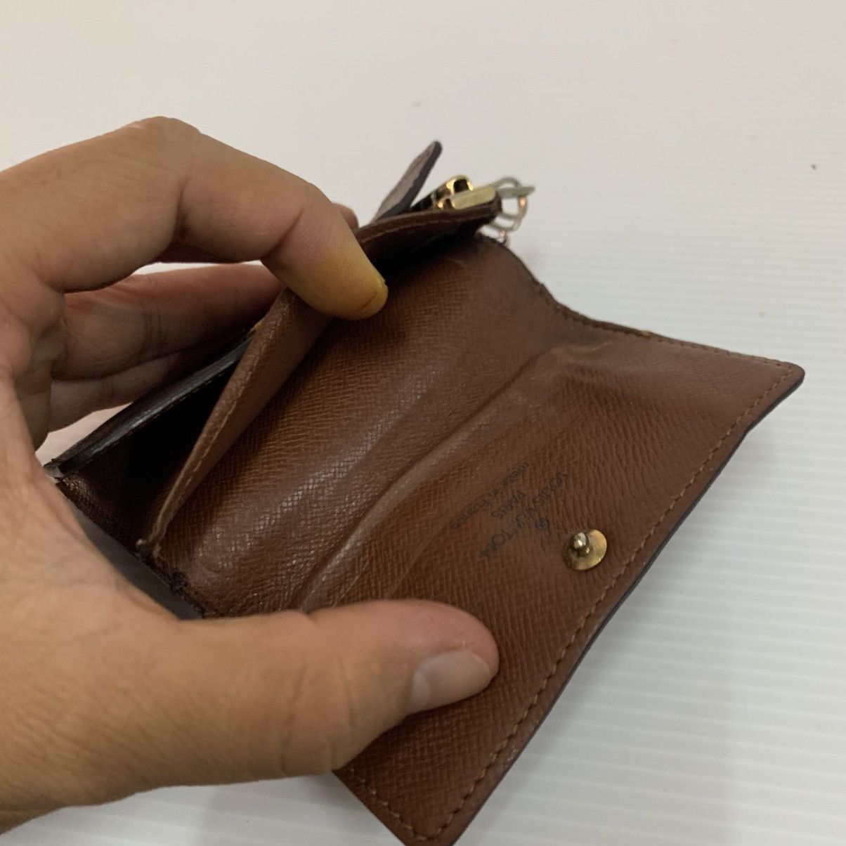 Louis Vuitton Authentic Louis Vuitton Key Holder Size ONE SIZE - 10 Thumbnail