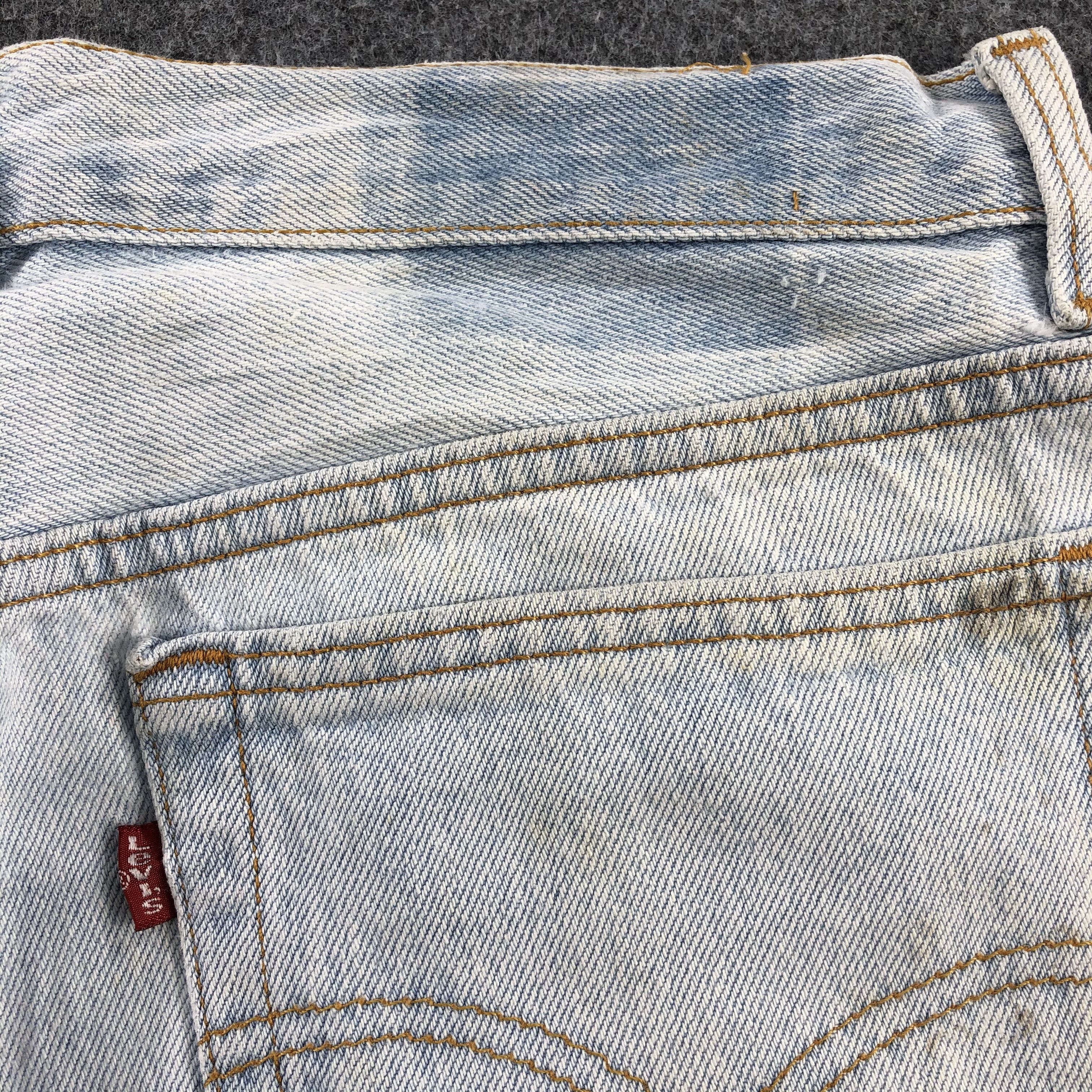 Levi's Vintage 90s Levis 501 Jeans Light Wash Denim KJ315 Size US 30 / EU 46 - 5 Thumbnail