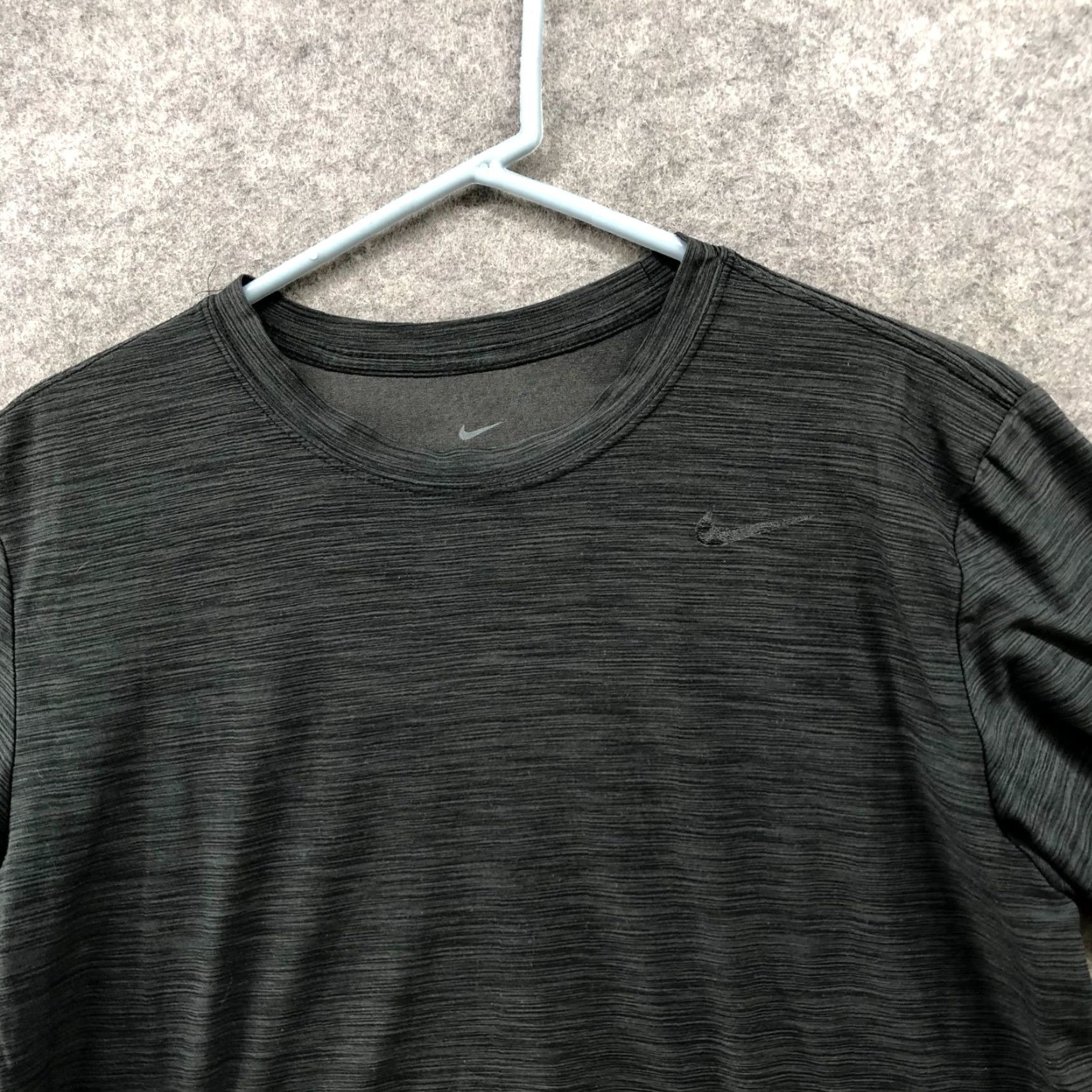 Nike Nike Dri-Fit T Shirt Mens L Short Sleeve Crewneck Dark Gray Heather Active Nike Dri-Fit Shirt Mens L Short Sleeve Crewneck Dark Gray Heather Active Size US L / EU 52-54 / 3 - 3 Thumbnail
