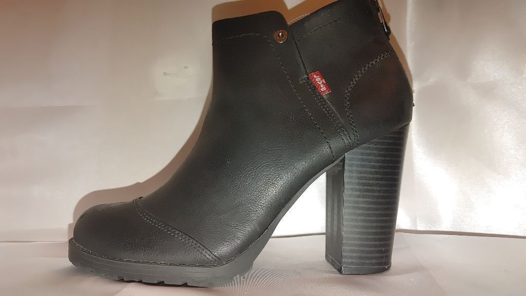 Levi's Levi's AMY Heeled Ankle Bootie Size 9 Size US 9 / IT 39 - 3 Thumbnail