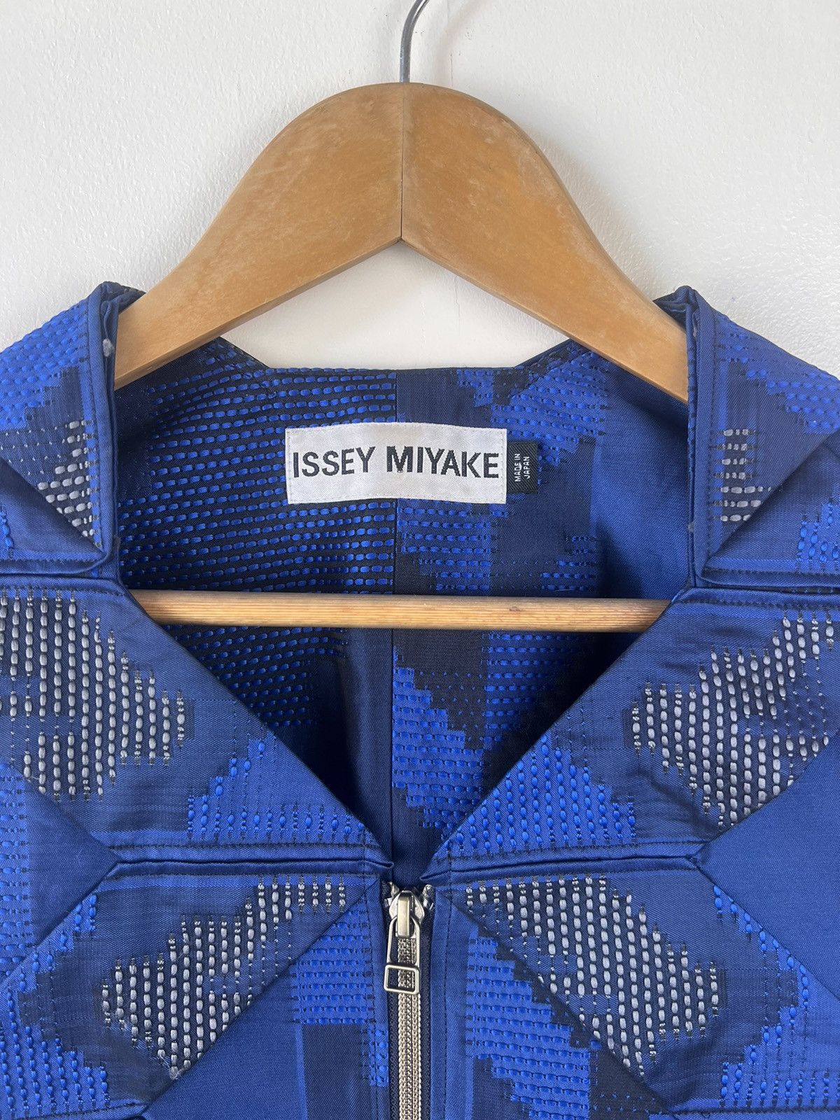 Issey Miyake ISSEY MIYAKE SLEEVELESS JACKET Size M / US 6-8 / IT 42-44 - 2 Thumbnail