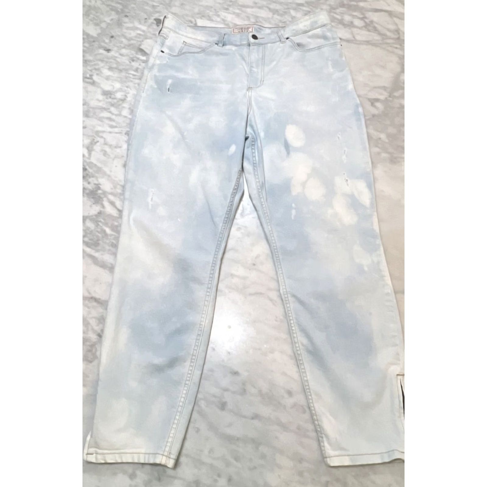 Guess Vintage Guess Jeans Women’s 32 1981 Light Wash Crop Stretch 3 Zip Thrashed Size 24" / US 00 / IT 34 - 3 Thumbnail