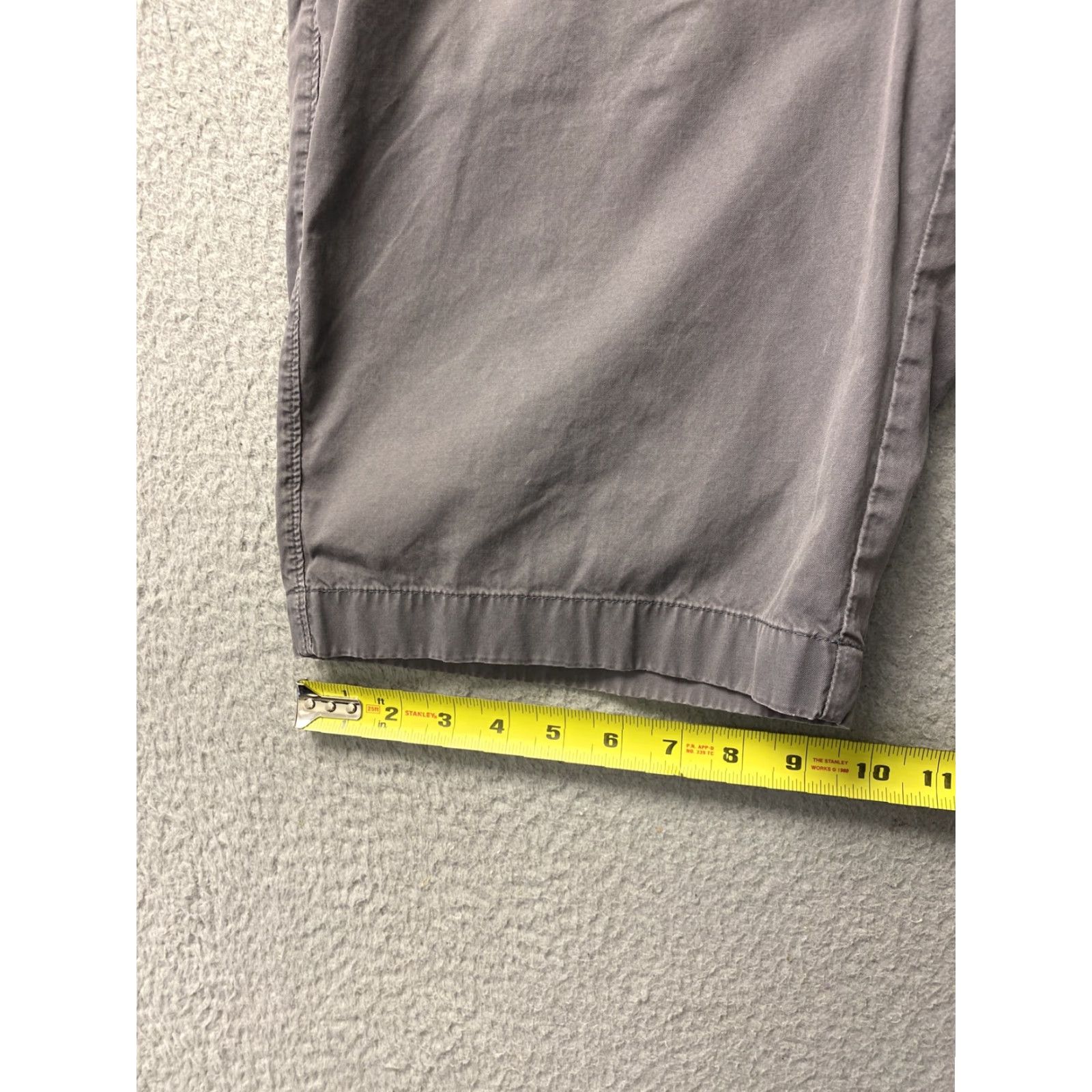 J.Crew J.Crew Shorts Bermuda Mens 32 Gray Mid Rise Zip Fly Cotton Chino Pockets 10.5in Inseam Mens Size US 32 / EU 48 - 6 Thumbnail