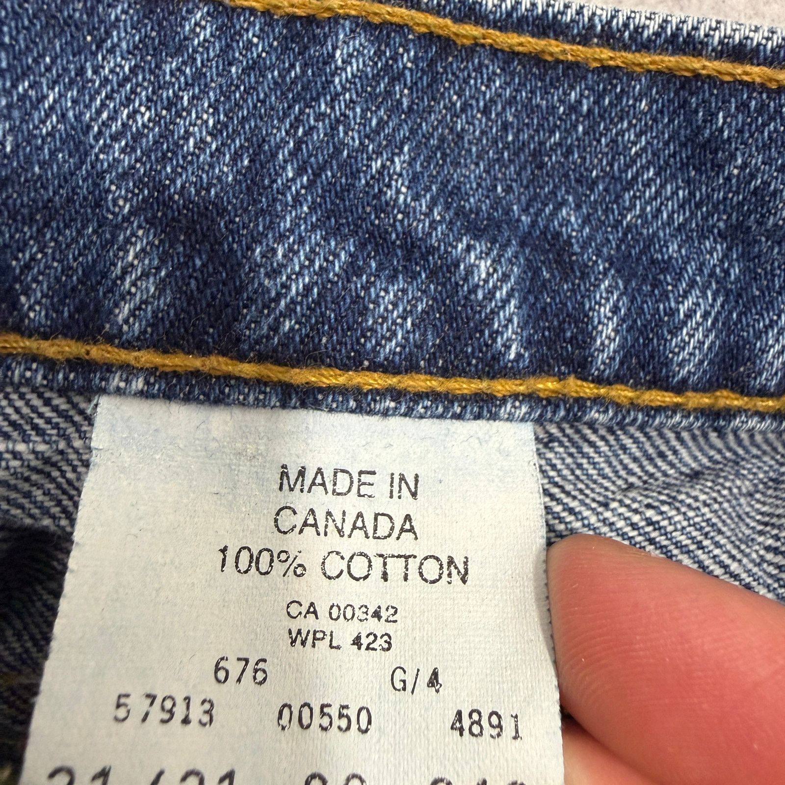 Levi's Vintage Levis 550 Jeans Men's 31x31 Blue Tapered Canada 90s Size US 31 - 7 Thumbnail