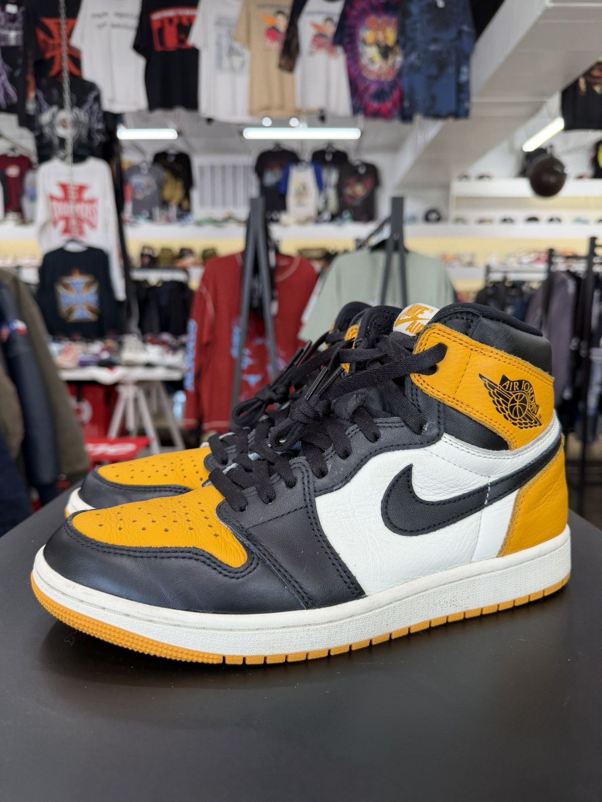 Jordan Brand Air Jordan 1 Taxi Size 9 (2022) Size US 9 / EU 42 - 1 Thumbnail