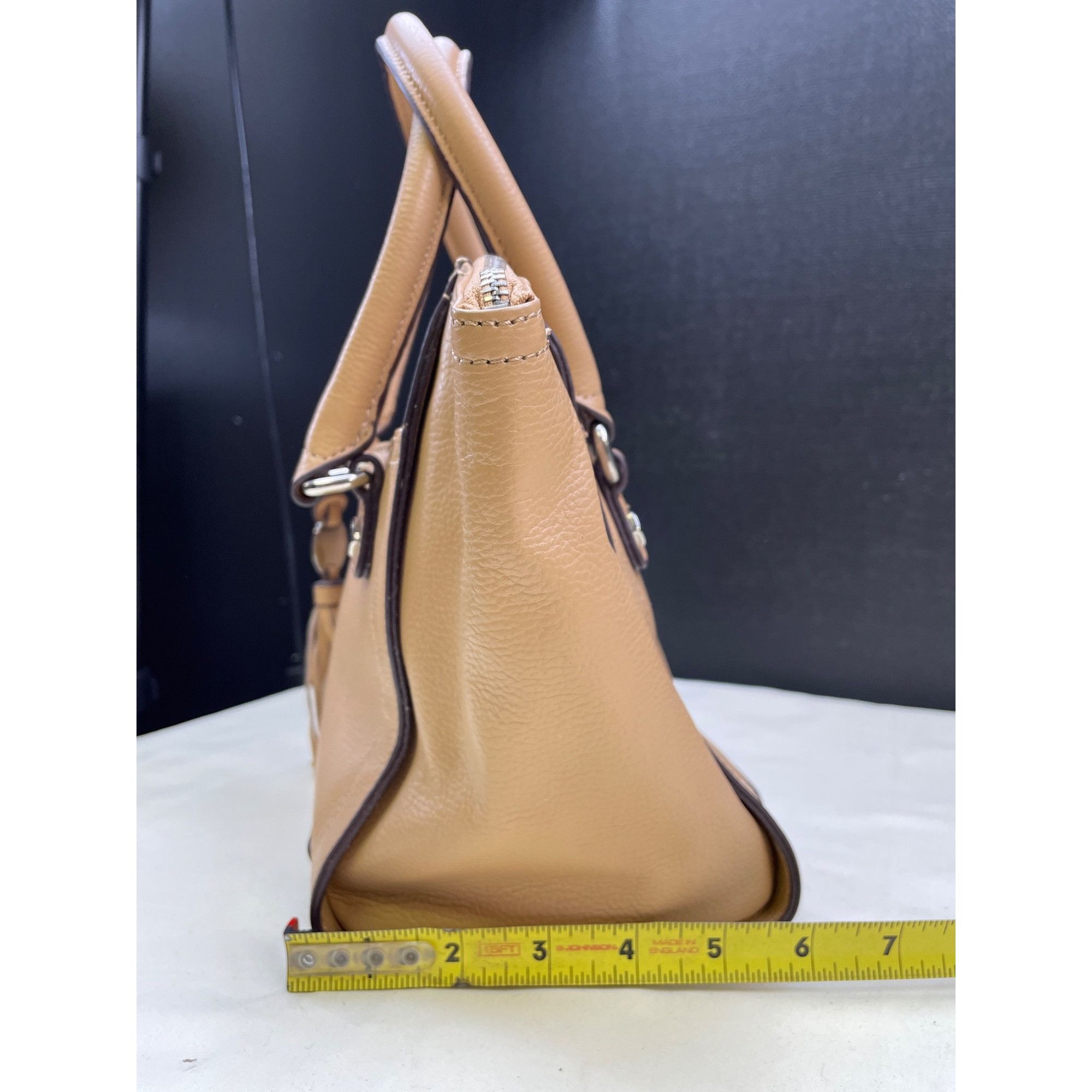 Other Tignanello Women's Tan Pebbled Leather Purse / Handbag SKU 5 Size ONE SIZE - 3 Thumbnail