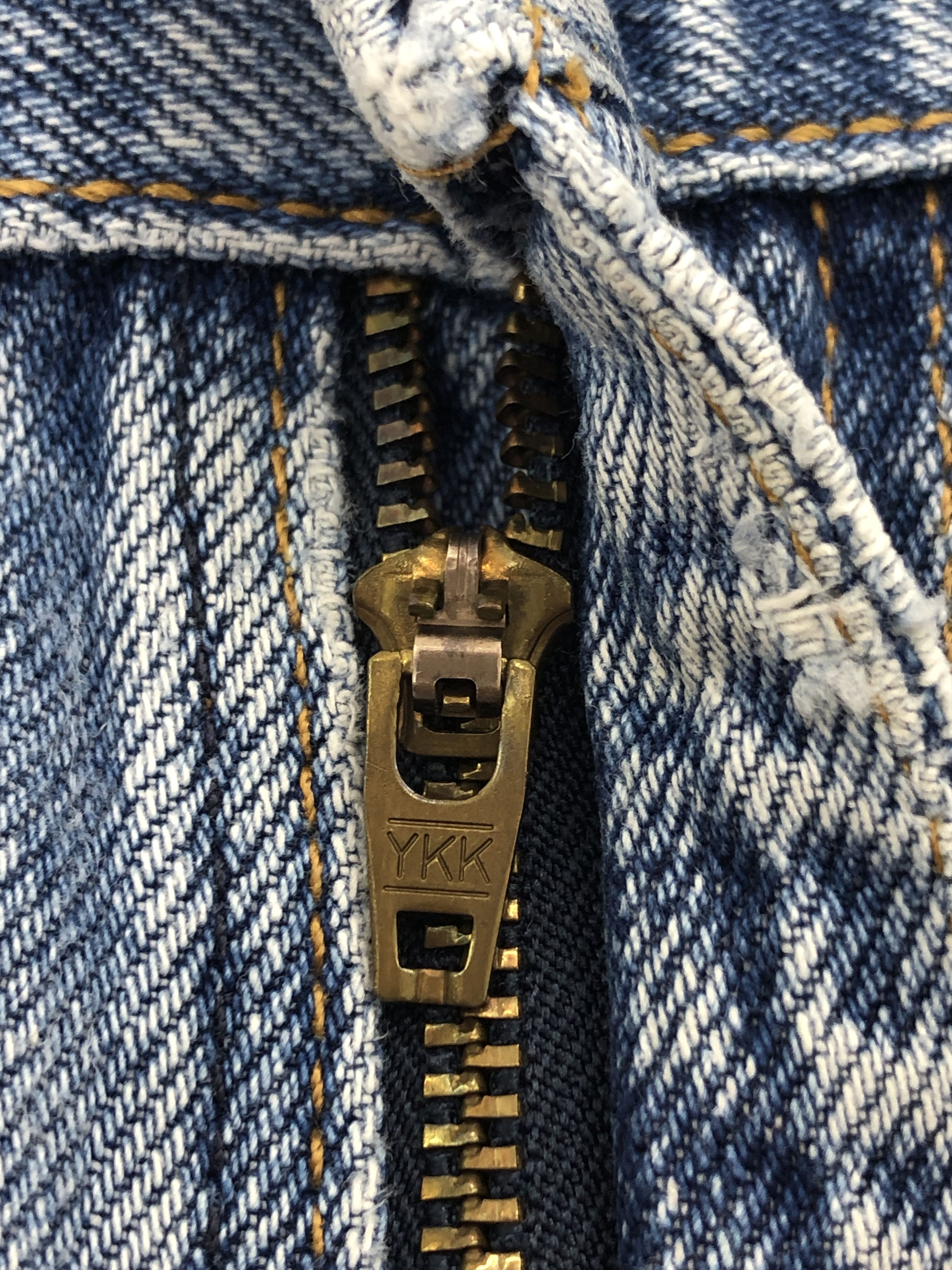 Levi's × Vintage Distressed Vintage 90s Levi's 505 Light Blue Washed Jeans Size US 32 / EU 48 - 14 Thumbnail