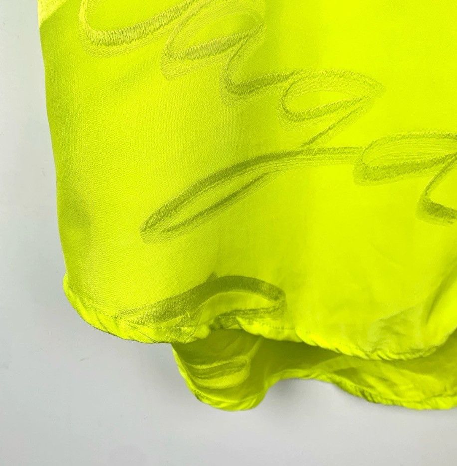 Balenciaga Balenciaga 21 logo printed collar fluorescent green short Size XS / US 0-2 / IT 36-38 - 4 Thumbnail