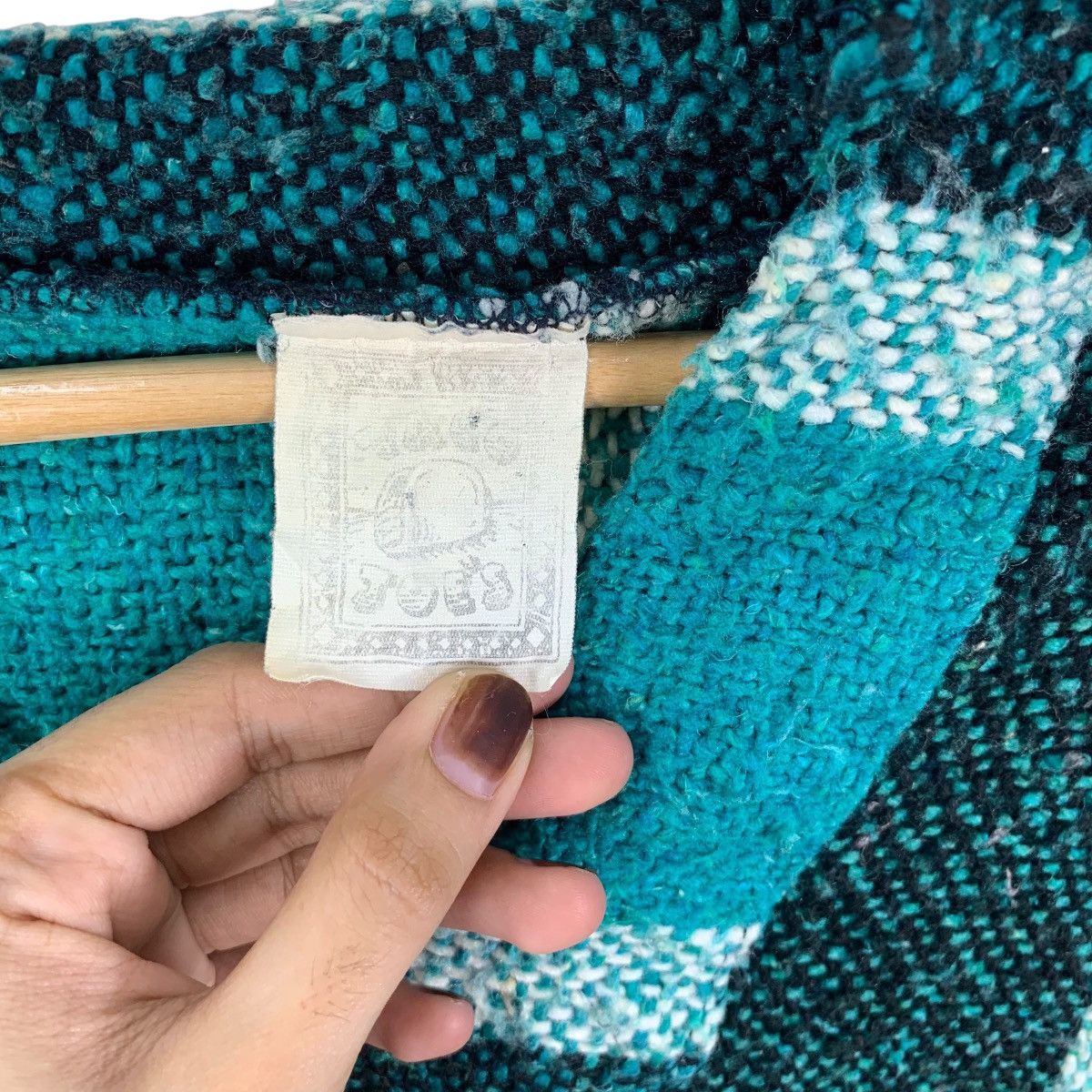 Vintage Vintage 80s MEXICAN BAJA PONCHO Chavitos Rug Woven Hoodie Size US XXL / EU 58 / 5 - 7 Thumbnail