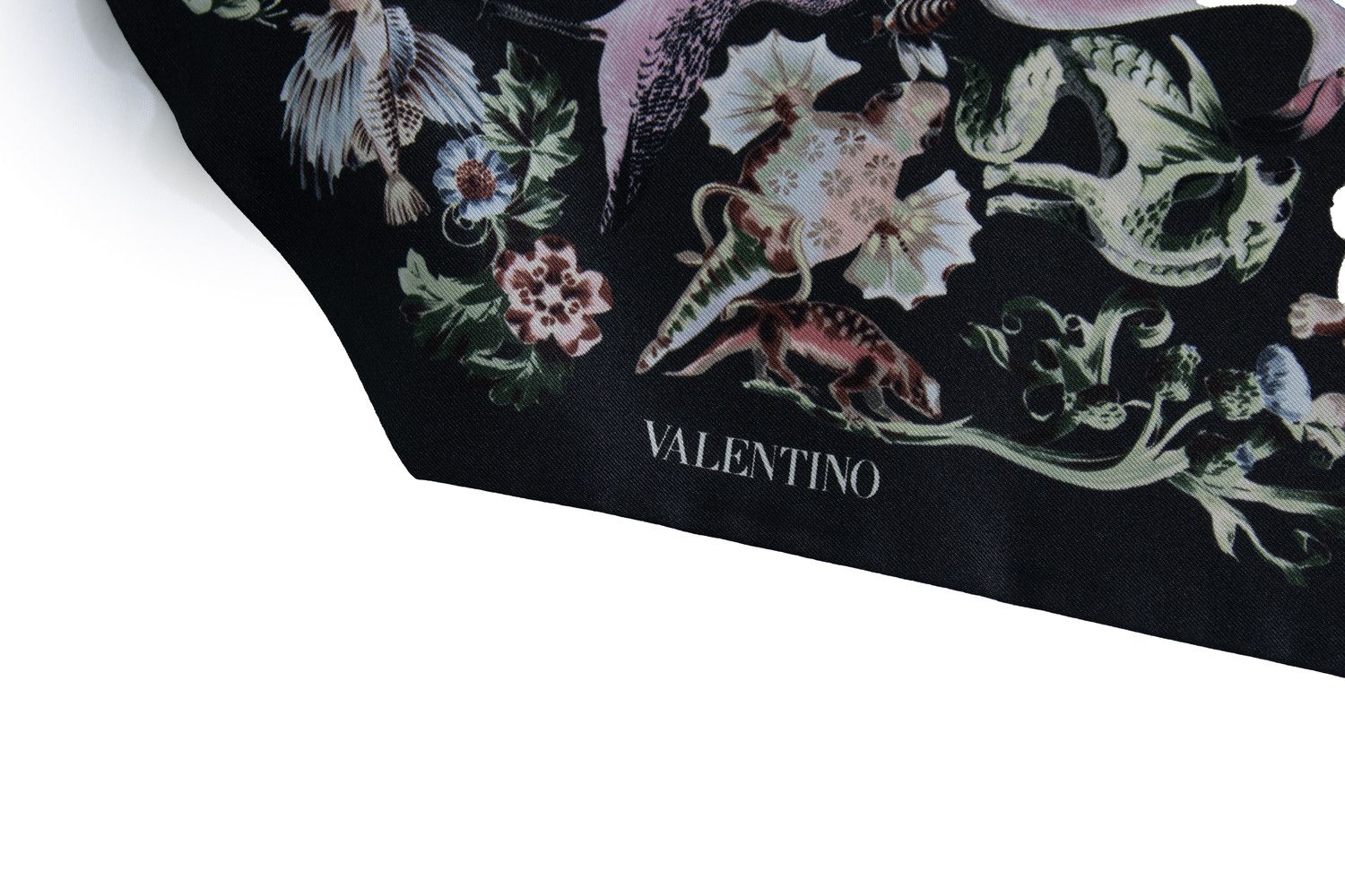 Valentino Valentino, black safari printed silk scarf Size ONE SIZE - 5 Thumbnail