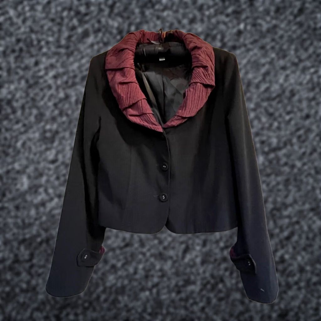 Vintage Anne Giorgio Women's Black with Ruffle Collar Crop Blazer Jacket Size Small Size S / US 4 / IT 40 - 1 Thumbnail
