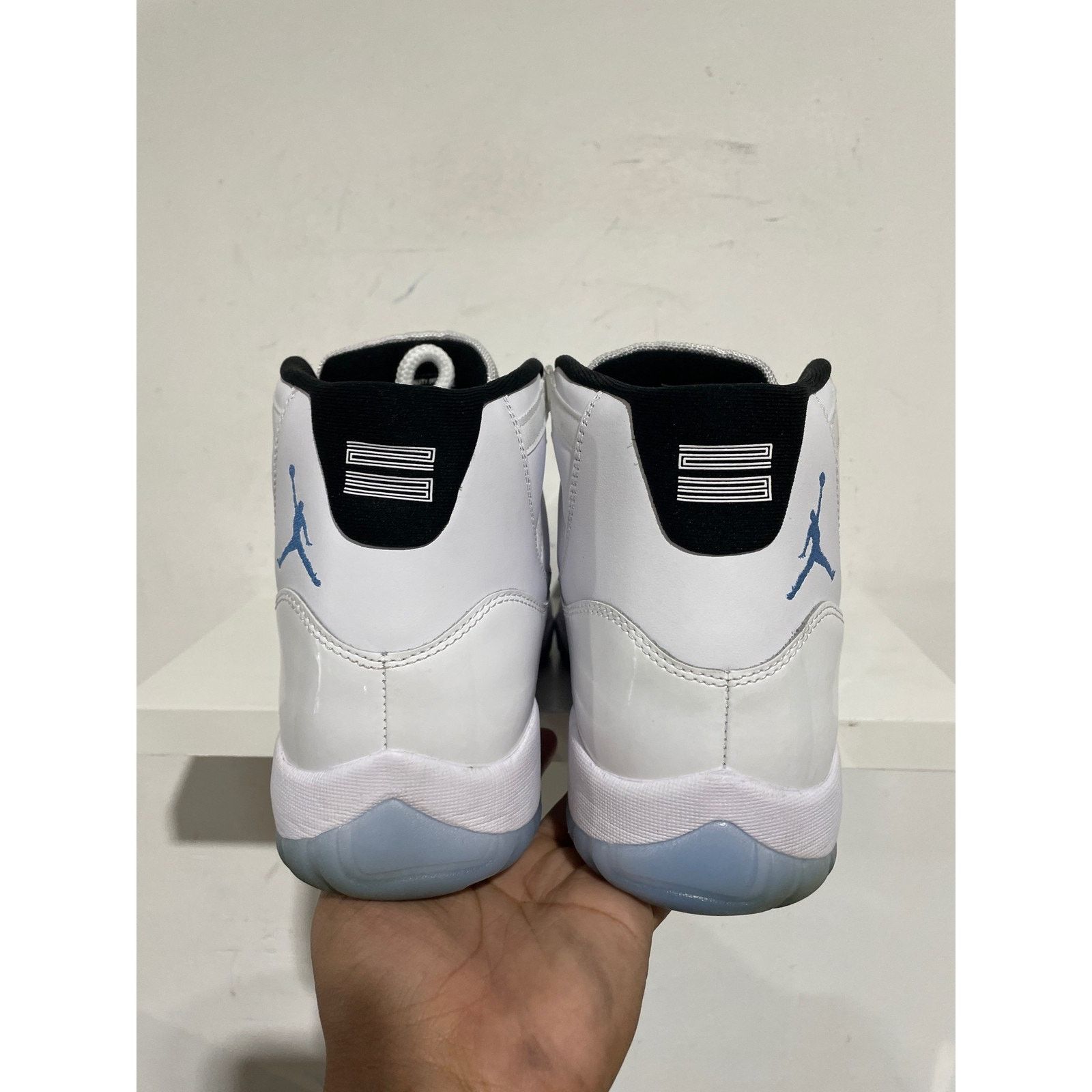 Nike JORDAN 11 RETRO LEGEND BLUE 2024 SIZE 12 PREOWNED Size US 12 / EU 45 - 4 Thumbnail