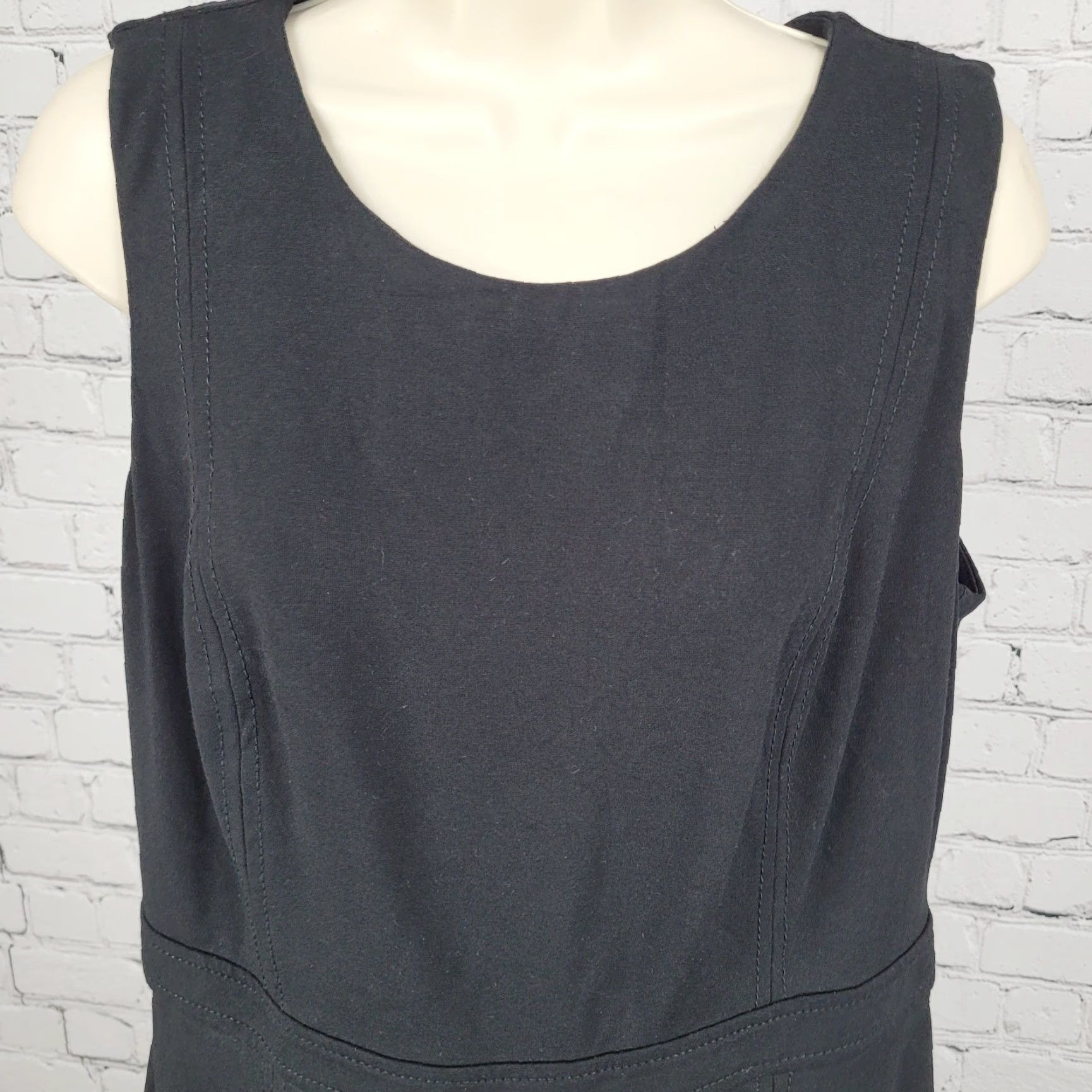 Talbots TALBOTS Black Sleeveless Sheath Dress 10P Stretch Zip Knee Length Womens Classic Size L / US 10 / IT 46 - 5 Thumbnail