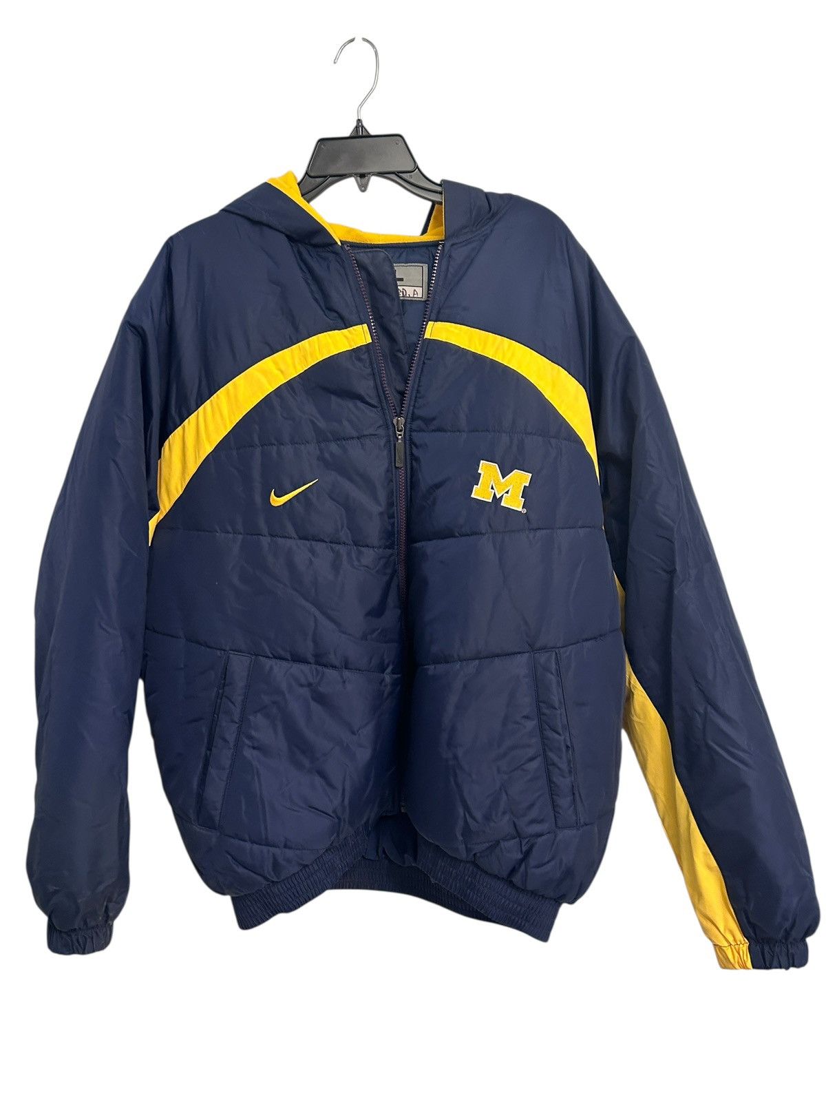 Nike Vintage Nike Michigan Wolverines Hooded Jacket Size large Size US L / EU 52-54 / 3 - 1 Thumbnail