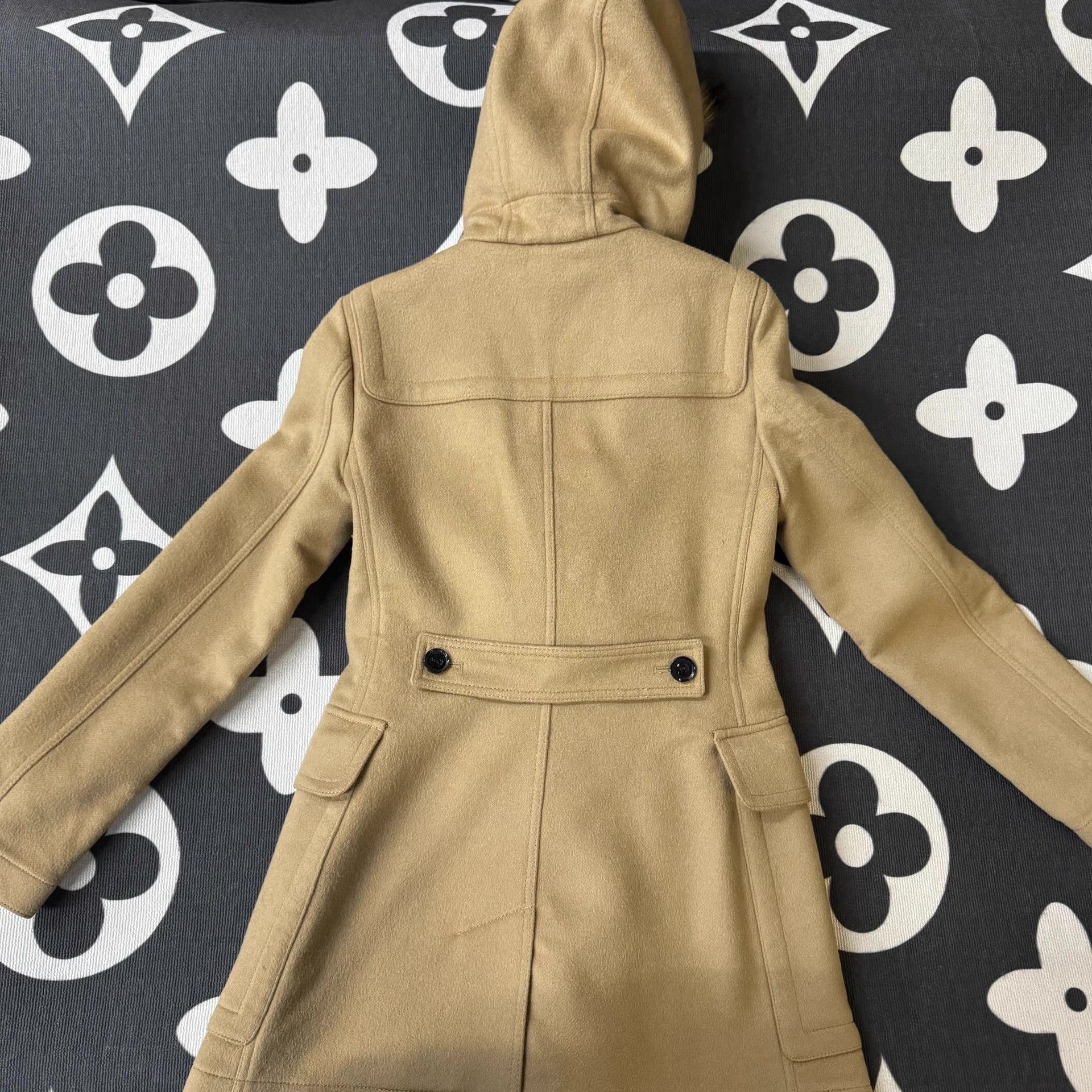Burberry Burberry Camel Toggle Coat Q10 Size US S / EU 44-46 / 1 - 2 Thumbnail