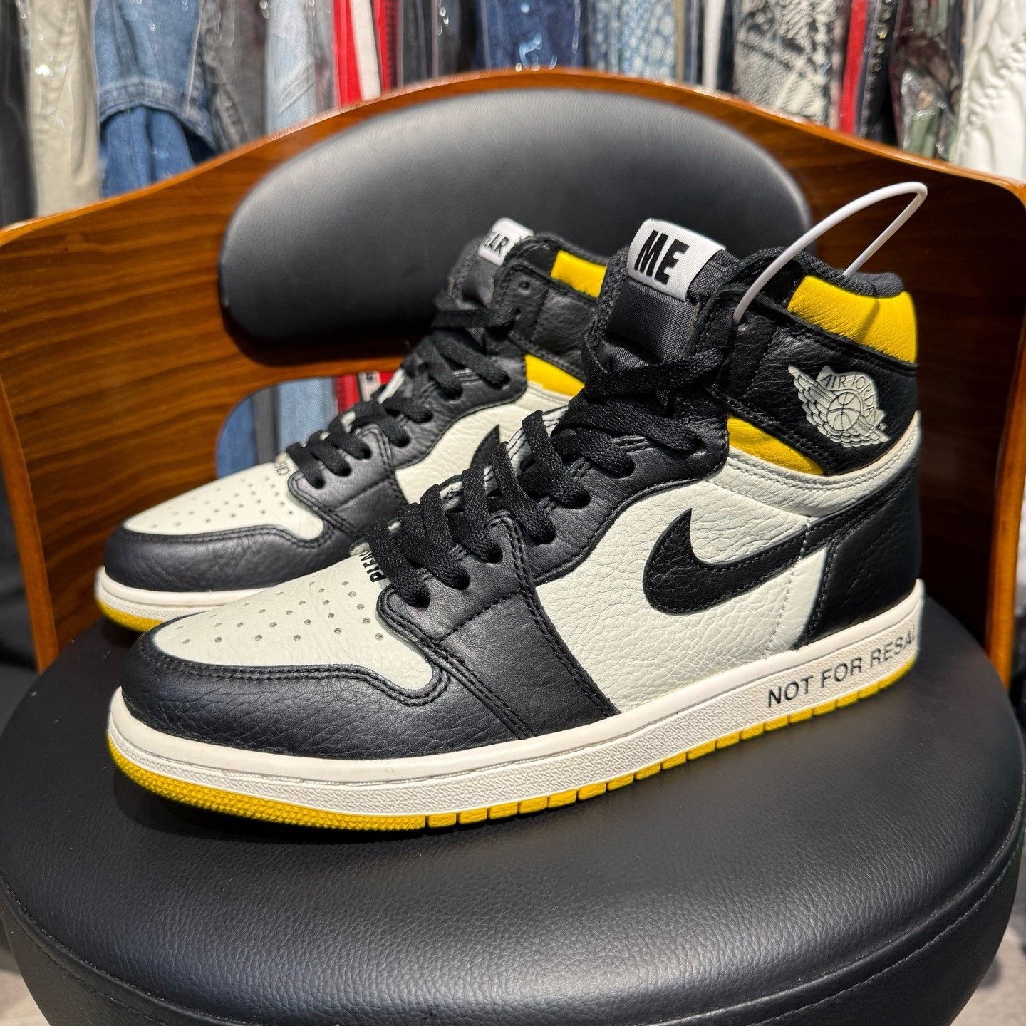Nike Nike AJ1 Yellow Lowtop Sneakers 43 Men Size US 10 / EU 43 - 1 Thumbnail