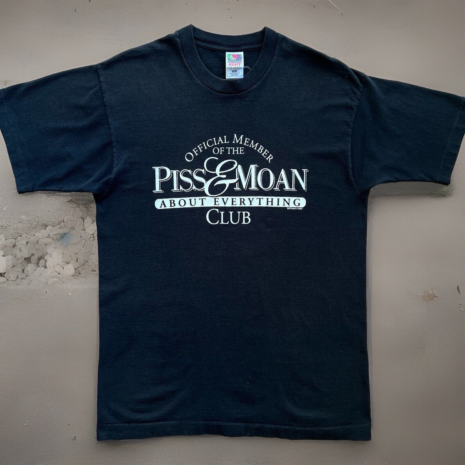 Fruit Of The Loom × Vintage Vintage Member of the Piss Moan About Everything Club Shirt Size US L / EU 52-54 / 3 - 1 Thumbnail