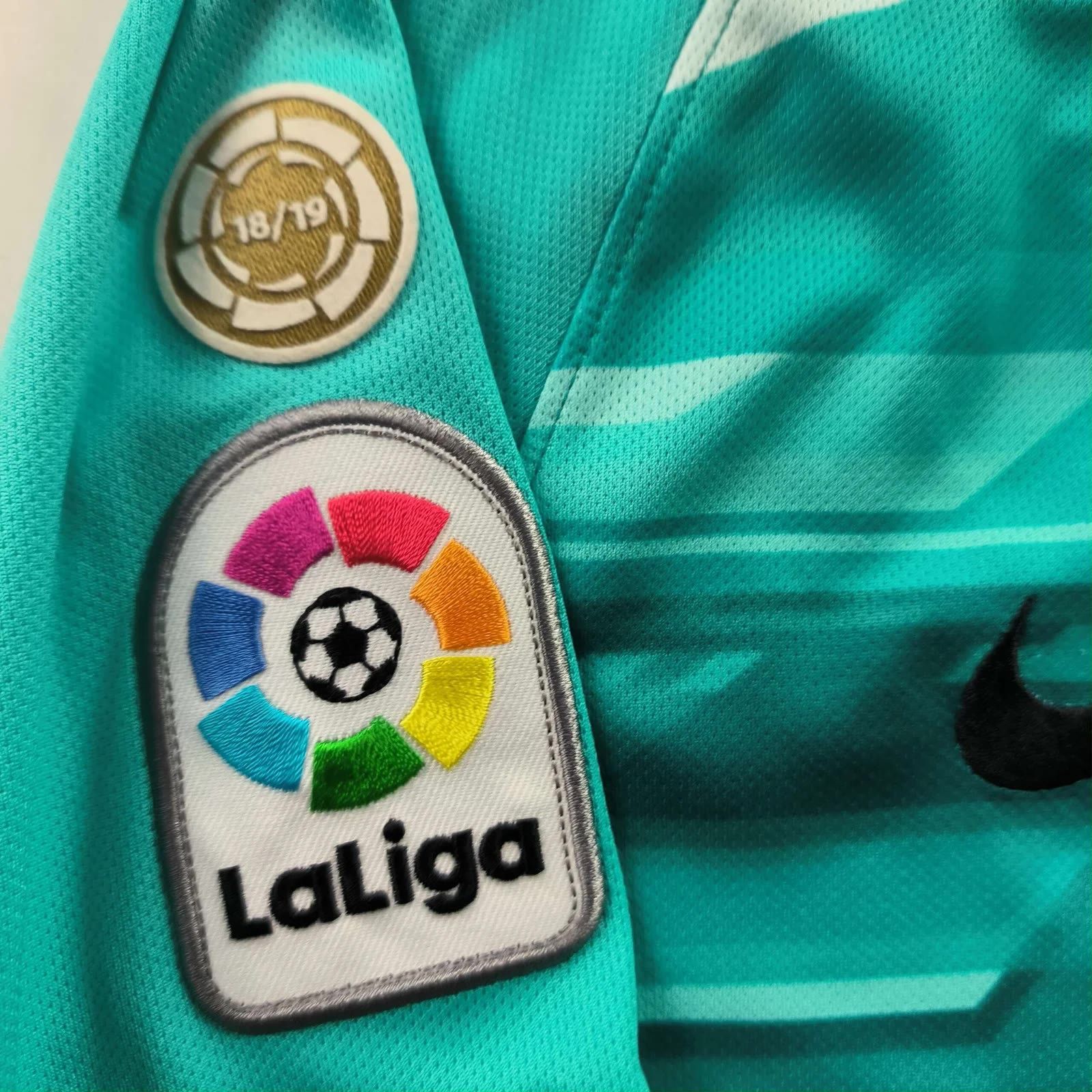 Nike FC Barcelona 2019-20 Nike GK football jersey size M Size US M / EU 48-50 / 2 - 5 Thumbnail