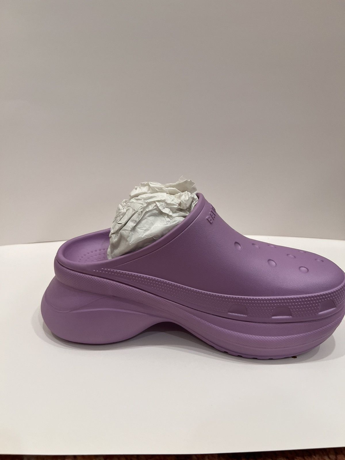 Balenciaga × Crocs Crocs x Balenciaga women’s Pool Slide Sandal (Light Purple) Size US 8 / IT 38 - 7 Thumbnail