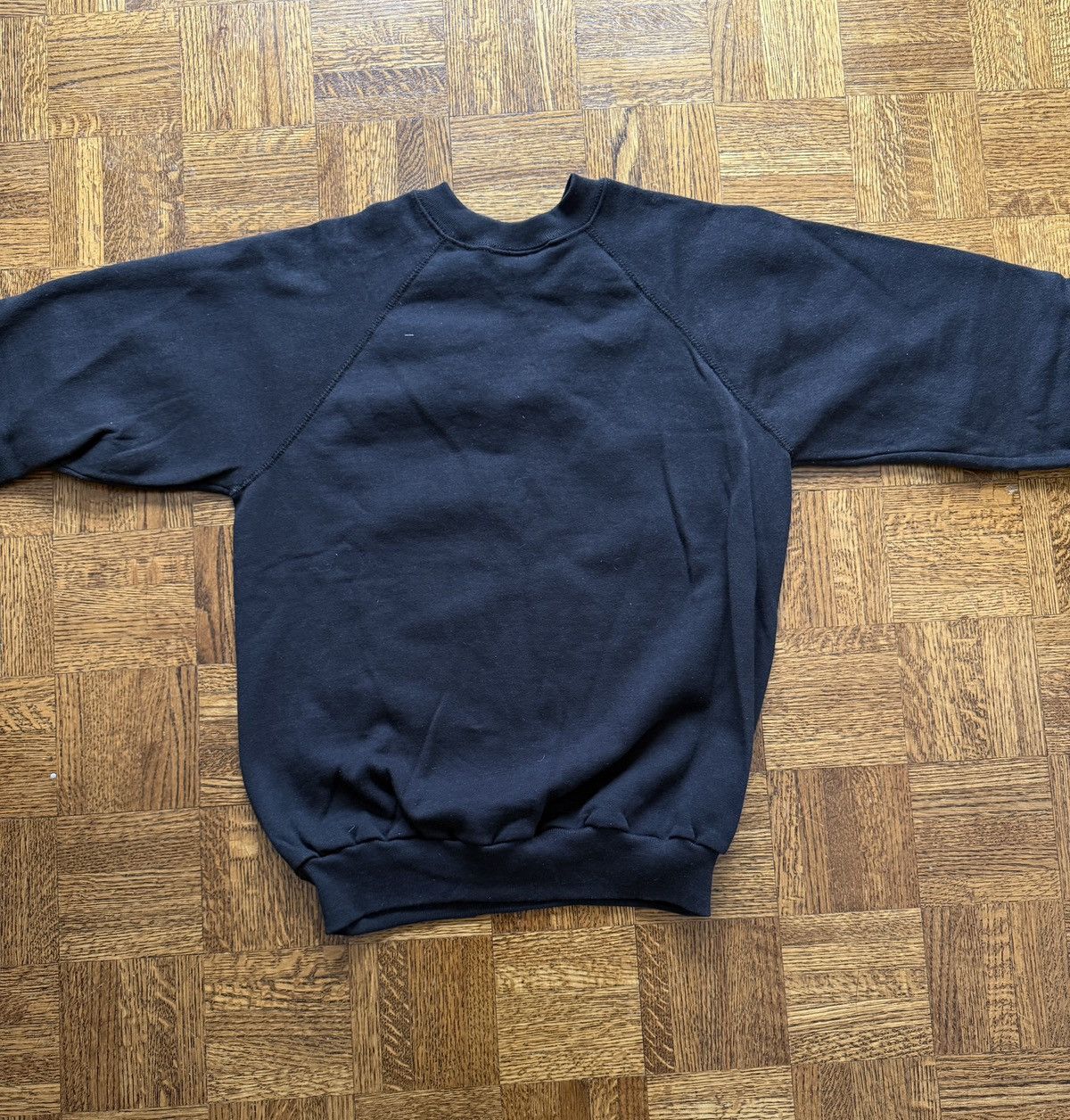 Vintage Vintage Tultex Raglan Crewneck Sweatshirt NOS Size US M / EU 48-50 / 2 - 5 Thumbnail