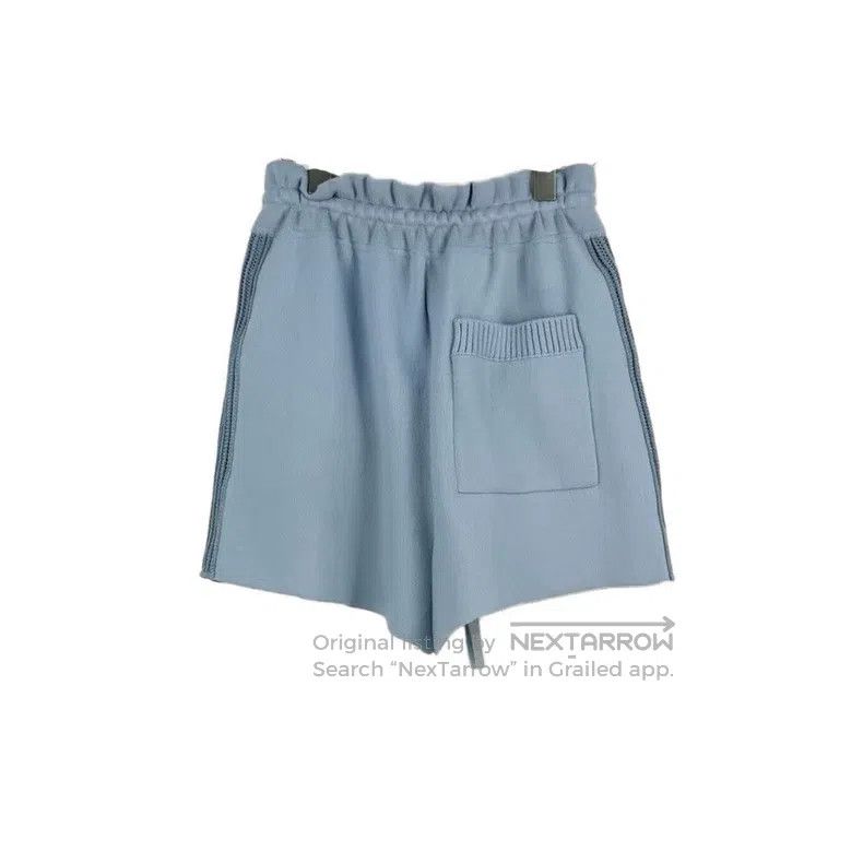 Louis Vuitton Louis Vuitton size l Light blue badge logo knit shorts Size US 28 / EU 44 - 2 Thumbnail