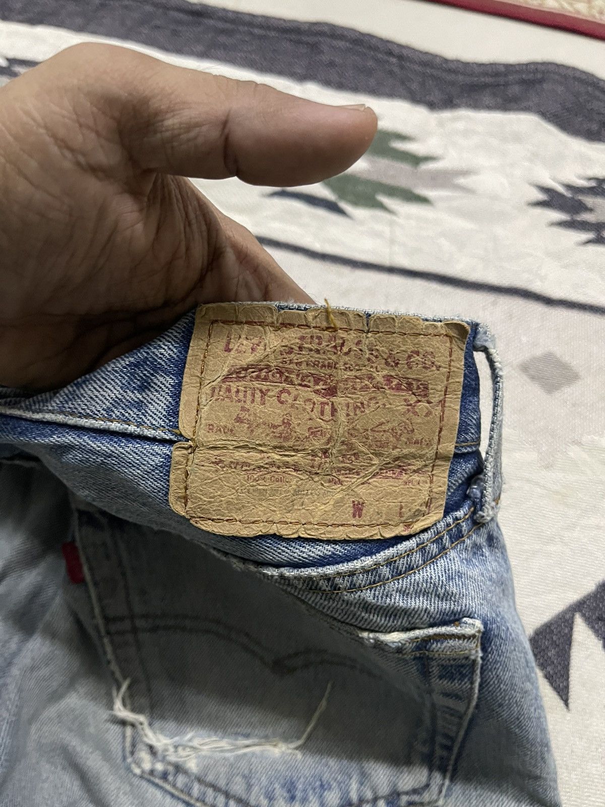 Levi's VINTAGE LEVIS 524 DISTRESSED DENIM JEANS STRAIGHT CUT Size US 30 / EU 46 - 17 Thumbnail