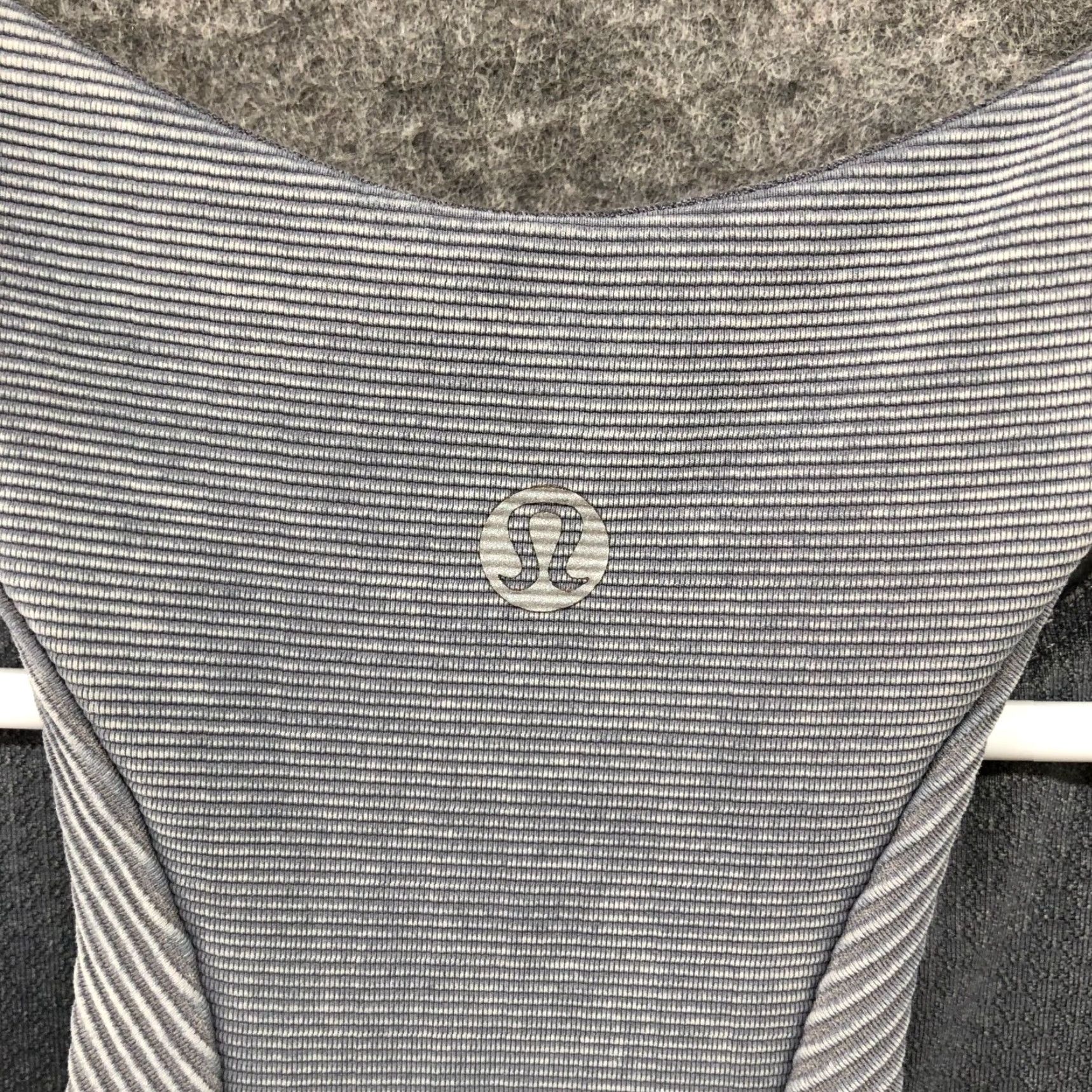 Lululemon Lululemon Bob And Weave Bra Womens Size 8 Gray Luxstreme Training Gym Workout Sports Bra Size ONE SIZE - 4 Thumbnail