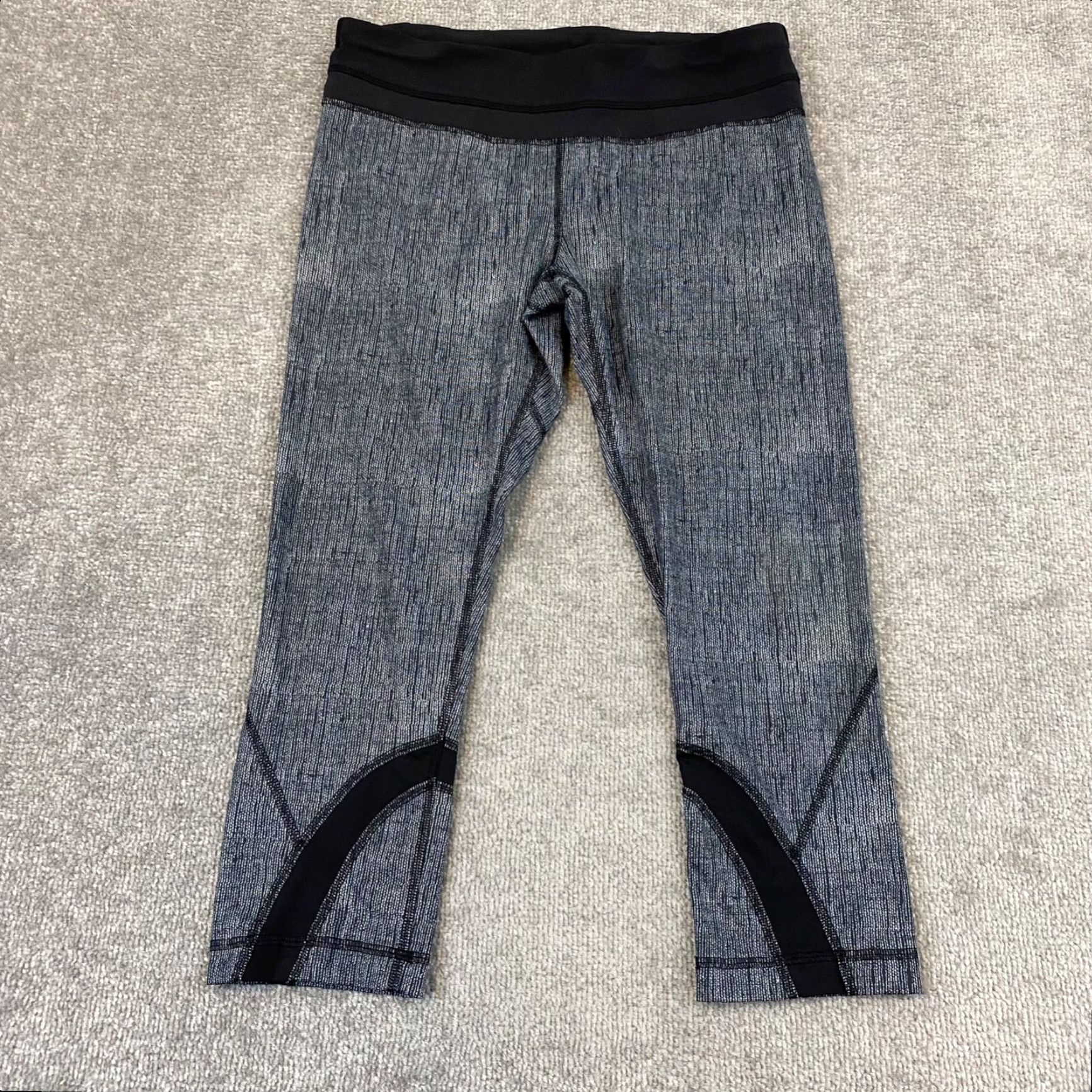 Lululemon Lululemon Leggings Women 8 Black Gray Inspire Crop Capris 21" Workout Activewear Size 30" / US 8 / IT 44 - 4 Thumbnail