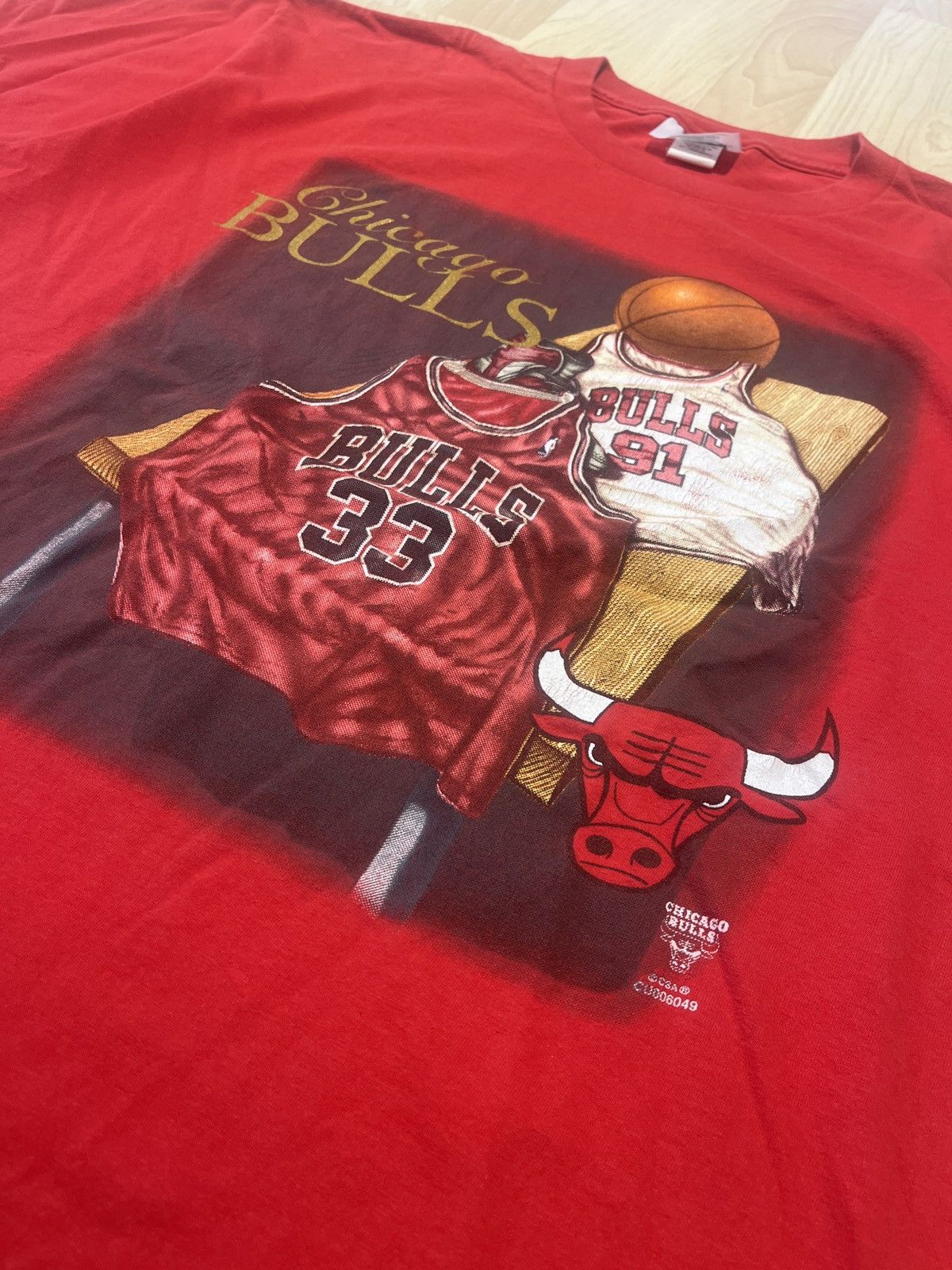 CSA × NBA × Vintage Vintage 90s red Chicago Bulls Locker Room CSA t-shirt Size US XL / EU 56 / 4 - 2 Thumbnail
