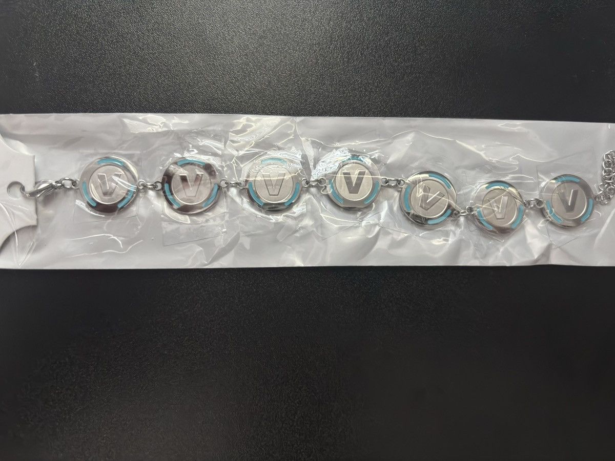 Jewelry x Made In USA V-Bucks Fortnite Bracelet in Silver, Men's