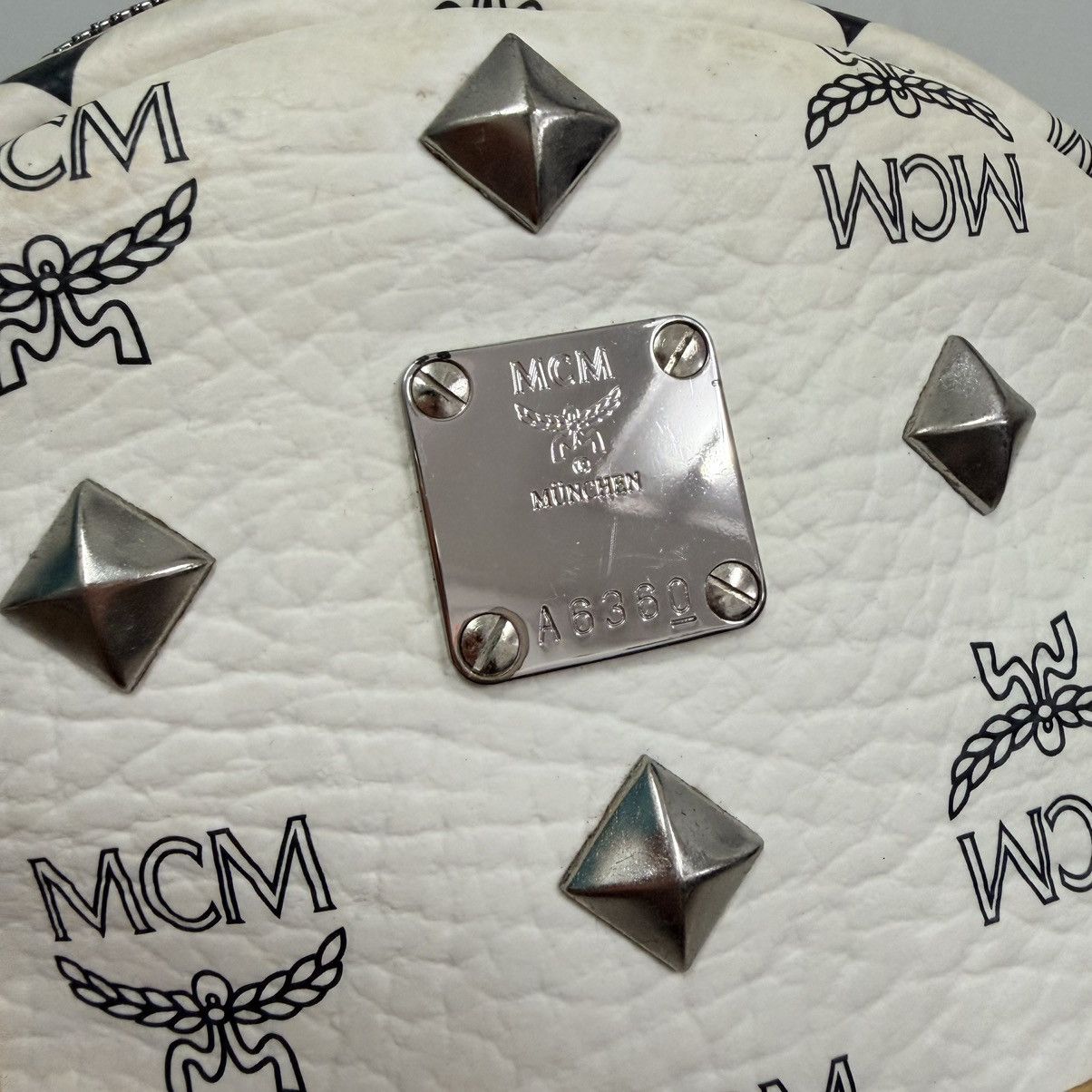 MCM MCM White Stuck Medium Backpack Size ONE SIZE - 13 Thumbnail