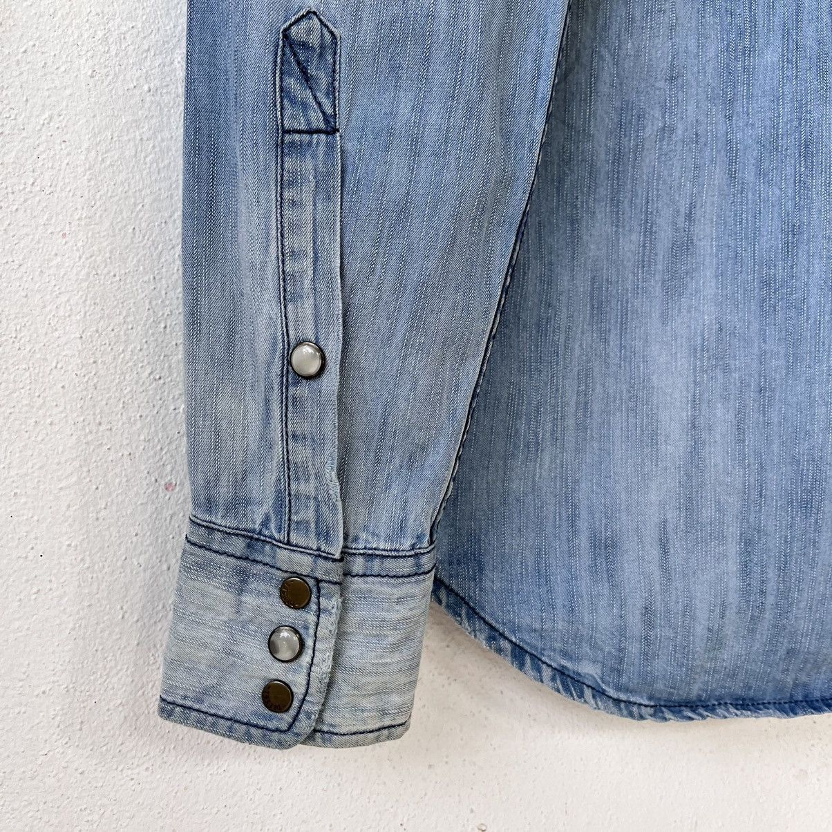 Diesel Diesel Distressed Western Denim Shirt Light Wash Size XS / US 0-2 / IT 36-38 - 10 Thumbnail