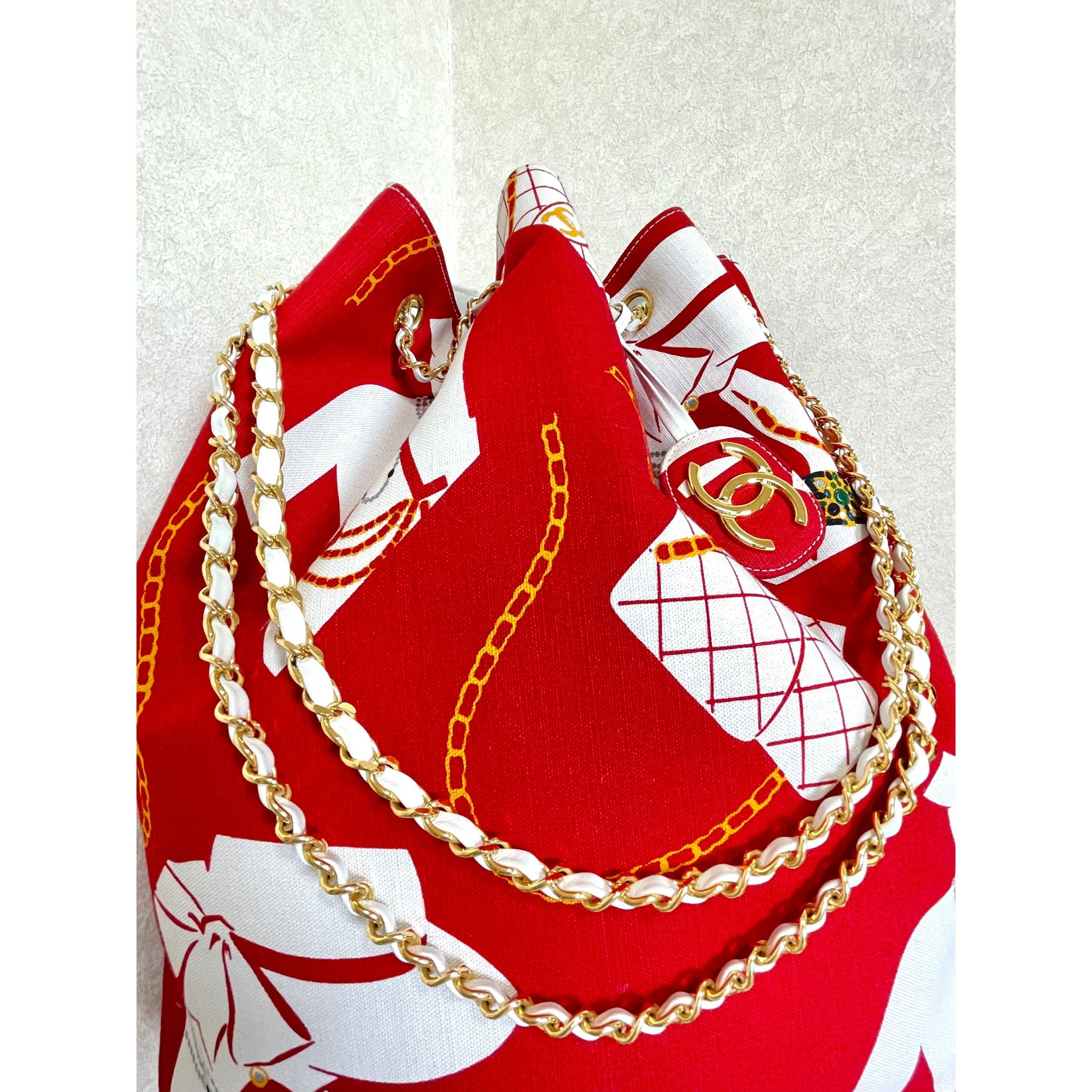 Chanel MINT. Vintage CHANEL red and white canvas hobo shoulder bag Size ONE SIZE - 3 Thumbnail