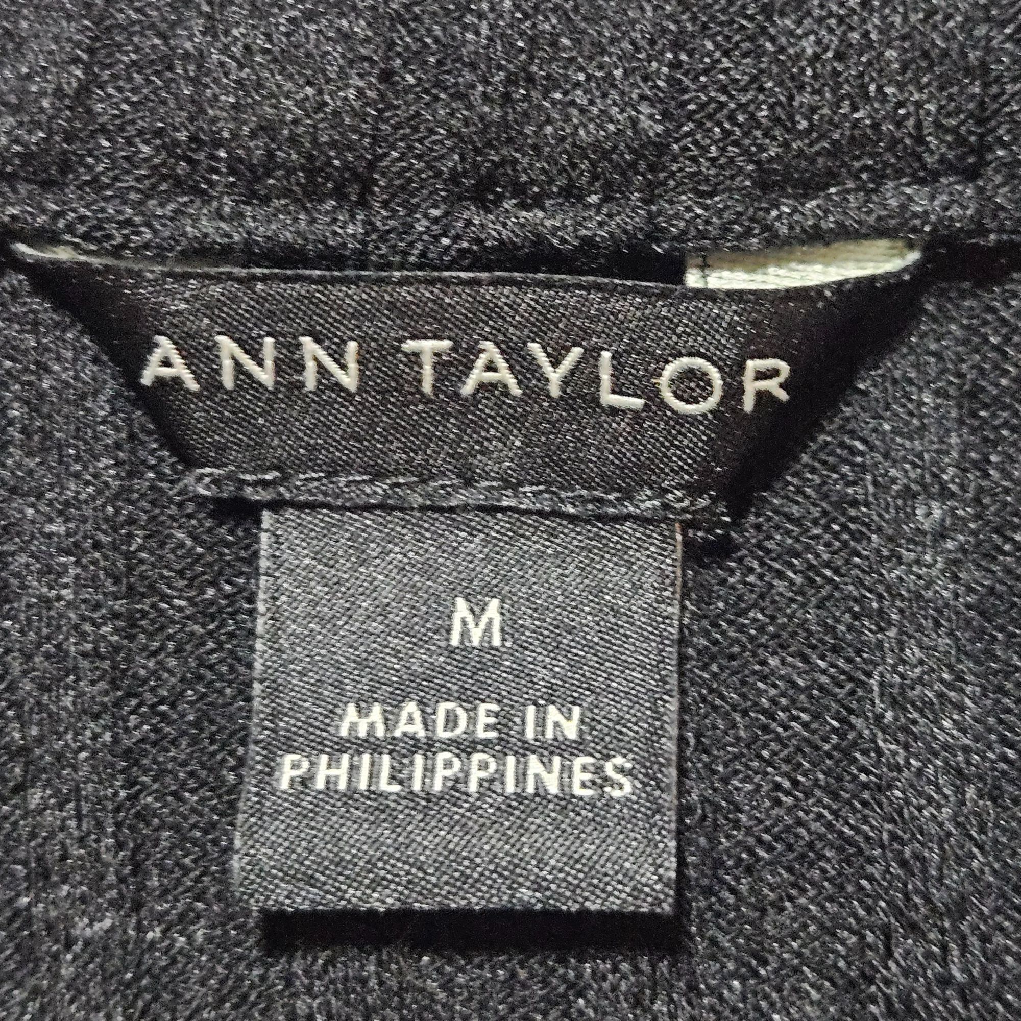Ann Taylor Ann Taylor Black M Ribbed Off-Shoulder Top – Quiet Luxury Mi Size S / US 4 / IT 40 - 4 Thumbnail