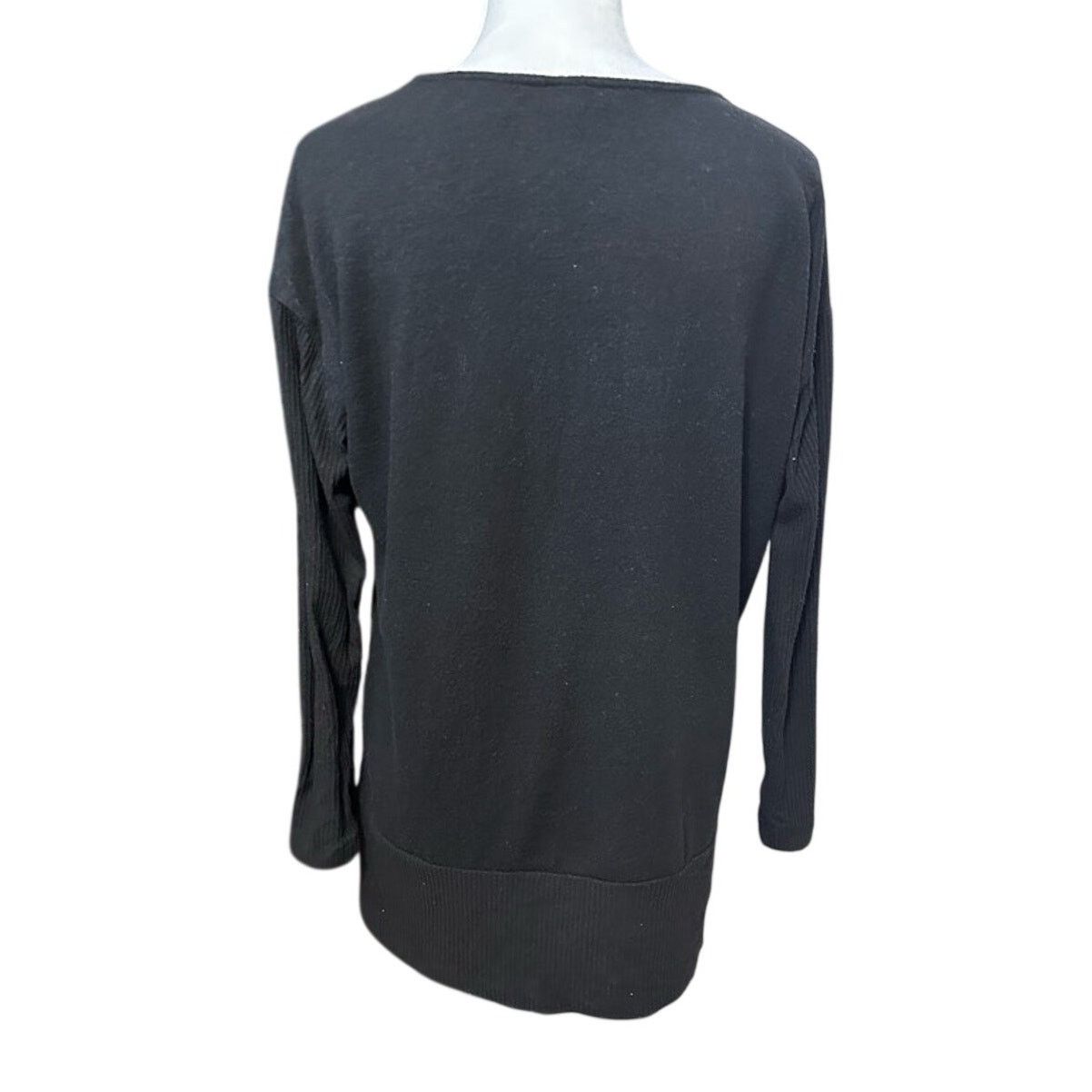 Vince Camuto Vince Camuto Casual Top Black Long Sleeve V Neck Knit M New Size M / US 6-8 / IT 42-44 - 4 Thumbnail