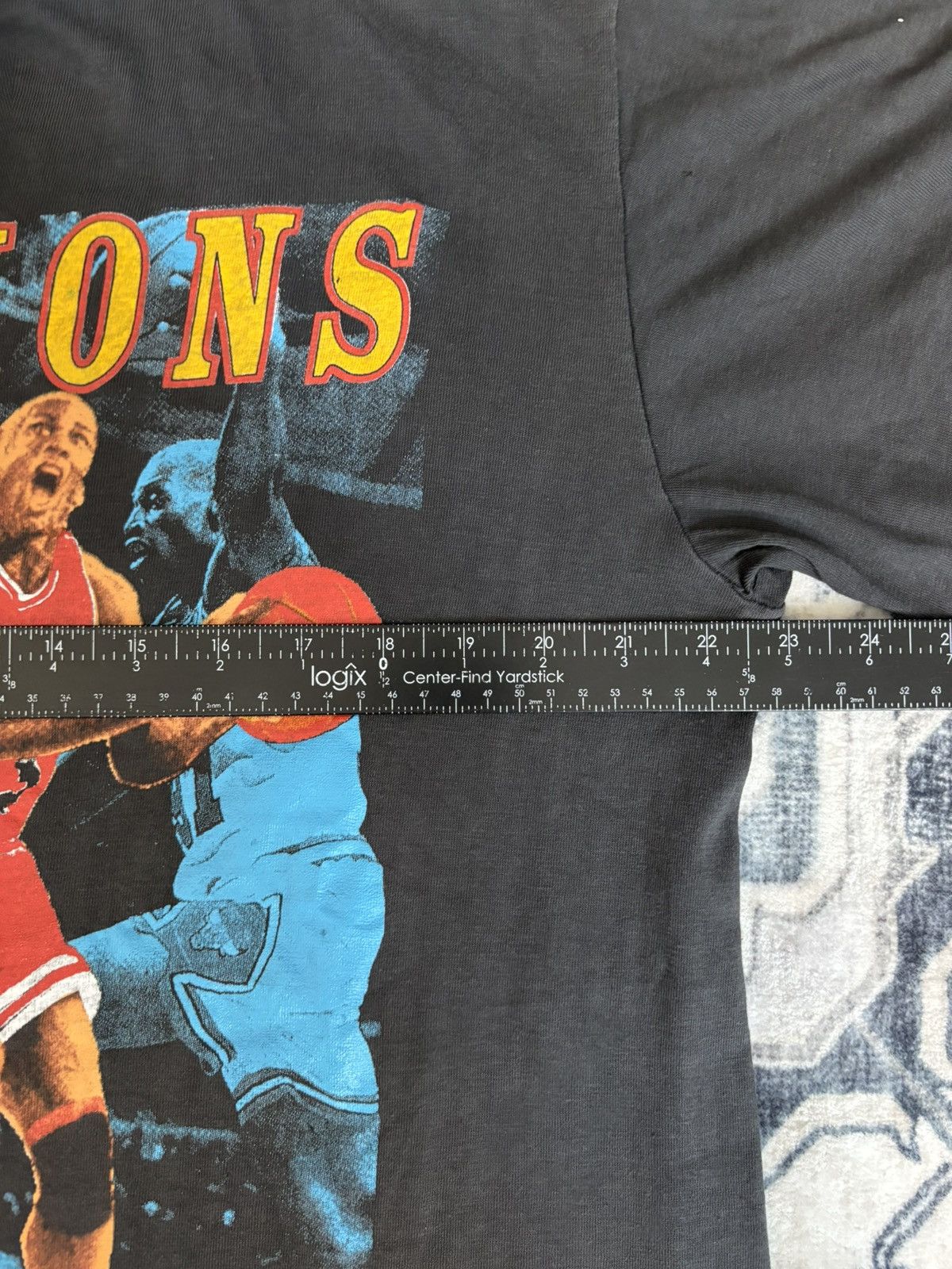 Vintage Vintage Michael Jordan Chicago Bulls Championship Rap Tee Size US XL / EU 56 / 4 - 8 Thumbnail