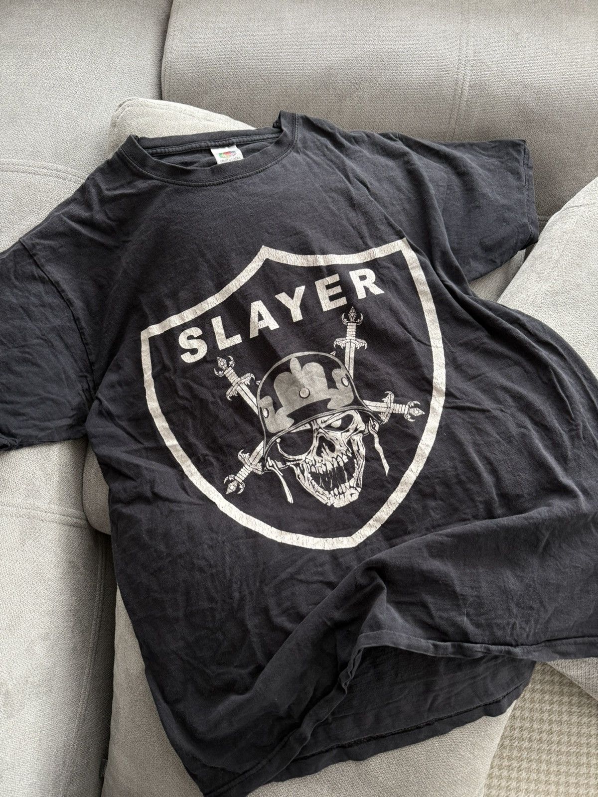 Slayer Vintage Slayer 2000s Raiders Rock T-Shirt Size US L / EU 52-54 / 3 - 2 Thumbnail