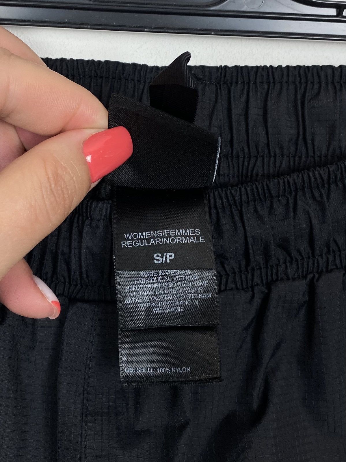 The North Face The North Face HyVent 2.5L Hiking Pants Women’s Size S Black Size 26" / US 2 / IT 38 - 10 Thumbnail