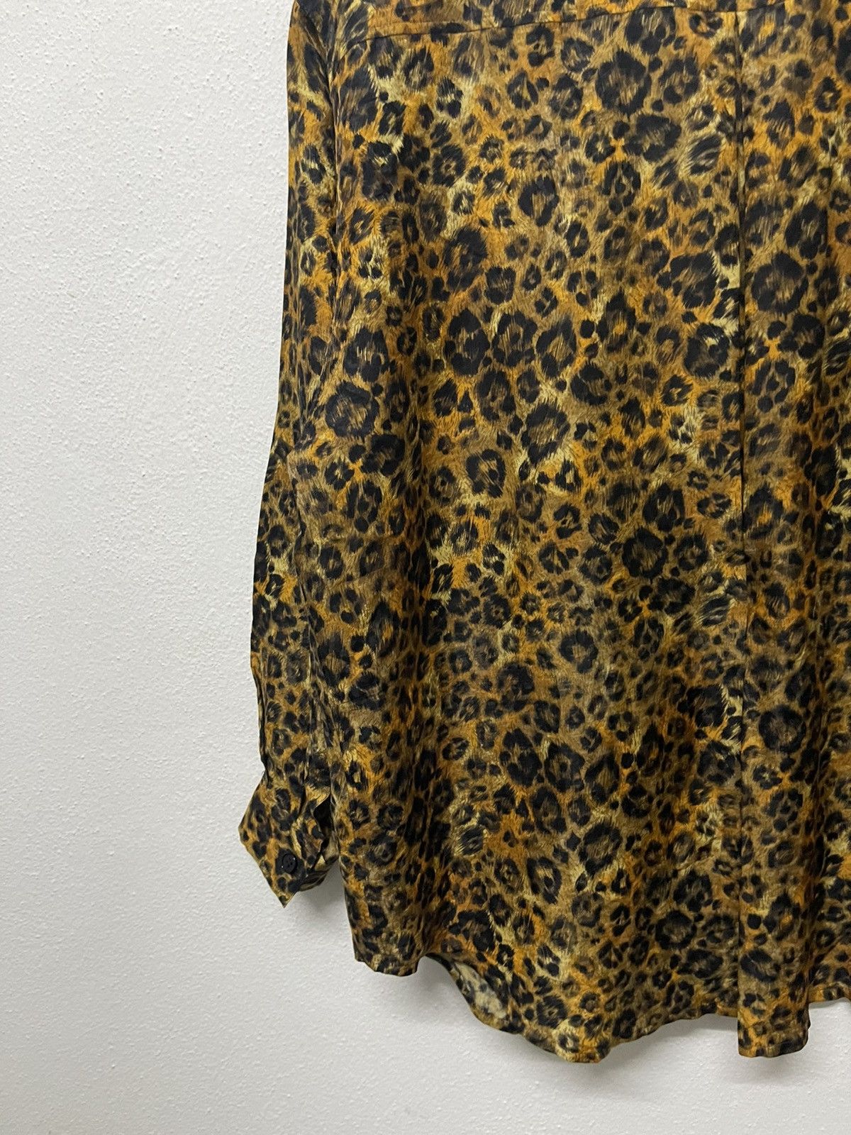 Yves Saint Laurent 1990s YVES SAINT LAURENT LEOPARD OPEN COLLAR FEMININE BLOUSE Size M / US 6-8 / IT 42-44 - 11 Thumbnail