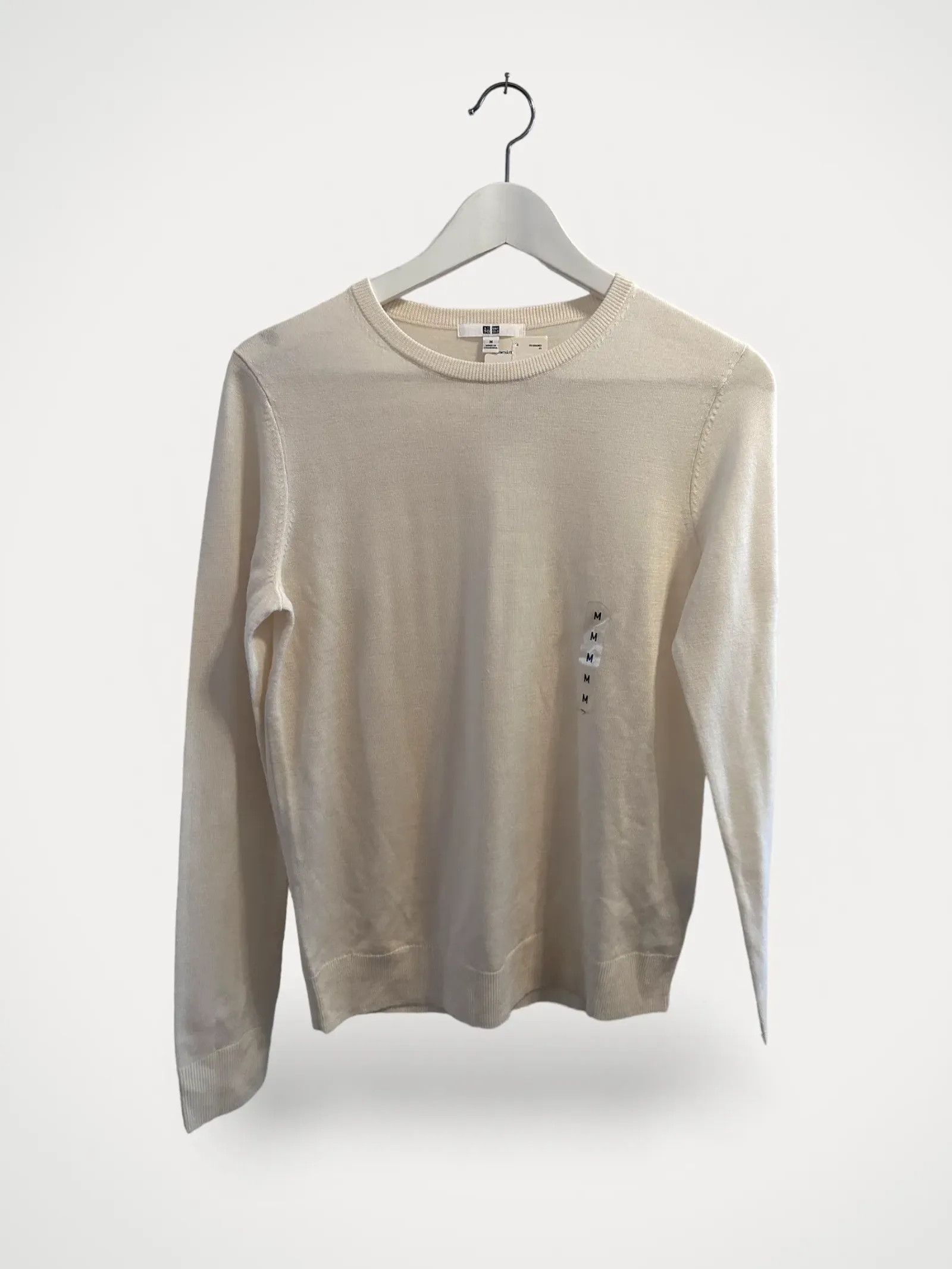 Uniqlo Uniqlo Sweater Size M / US 6-8 / IT 42-44 - 1 Thumbnail