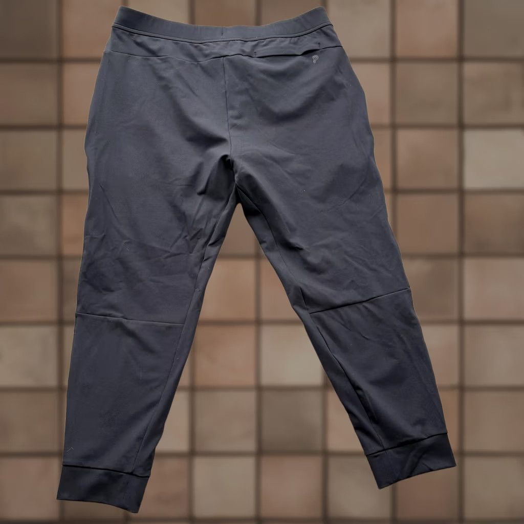 Vintage Public Rec All Day Every Day Jogger Mens 38x30 Black Tapered Pants Jogger Elastic Waist Zip Pocket Size US 38 / EU 54 - 1 Thumbnail