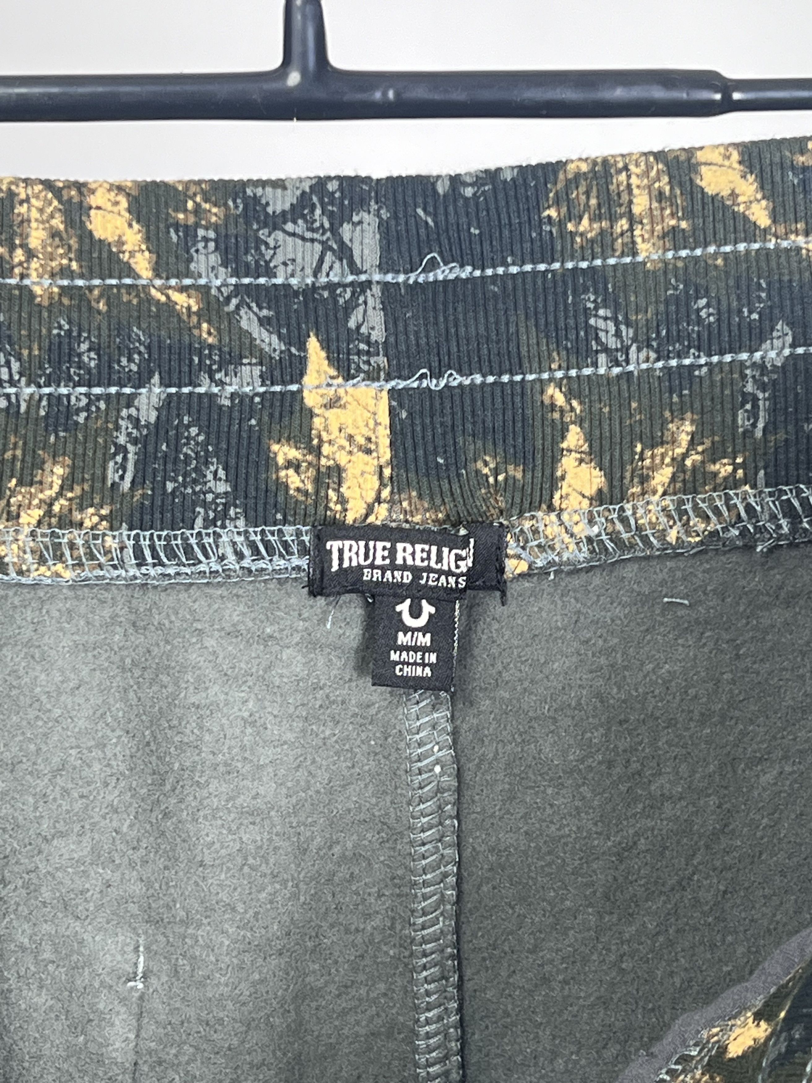 True Religion BRAND NEW BIG T LEAF CAMO LOGO JOGGER SIZE M Size US 32 / EU 48 - 7 Thumbnail