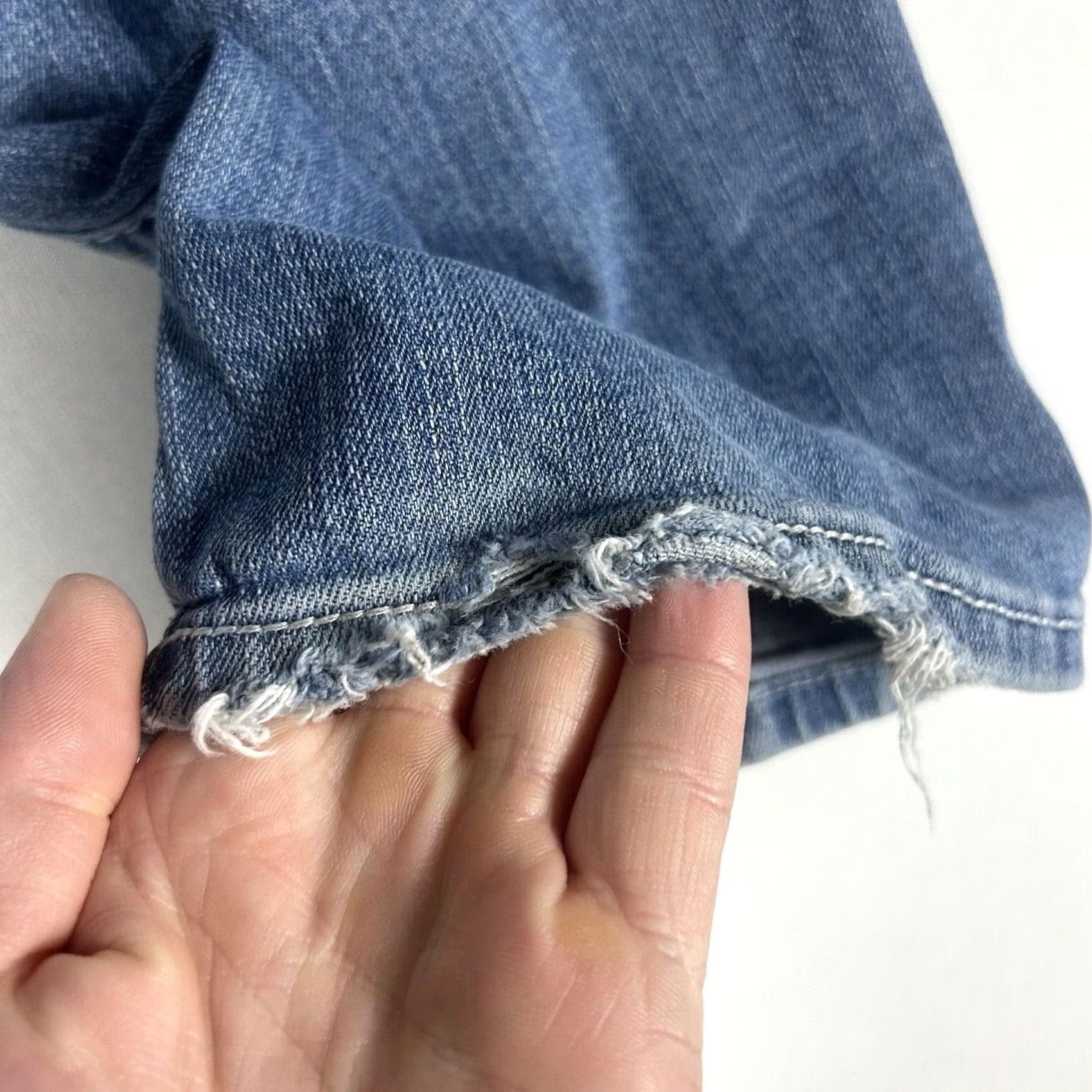 Vintage Maurices Skinny Leg Jeans Womens Size 4 Low Rise Medium Wash Denim Distressed Zipper Pockets Regular Fit Pocket Maurices Skinny Leg Womens Jeans Size 27" / US 4 / IT 40 - 3 Thumbnail