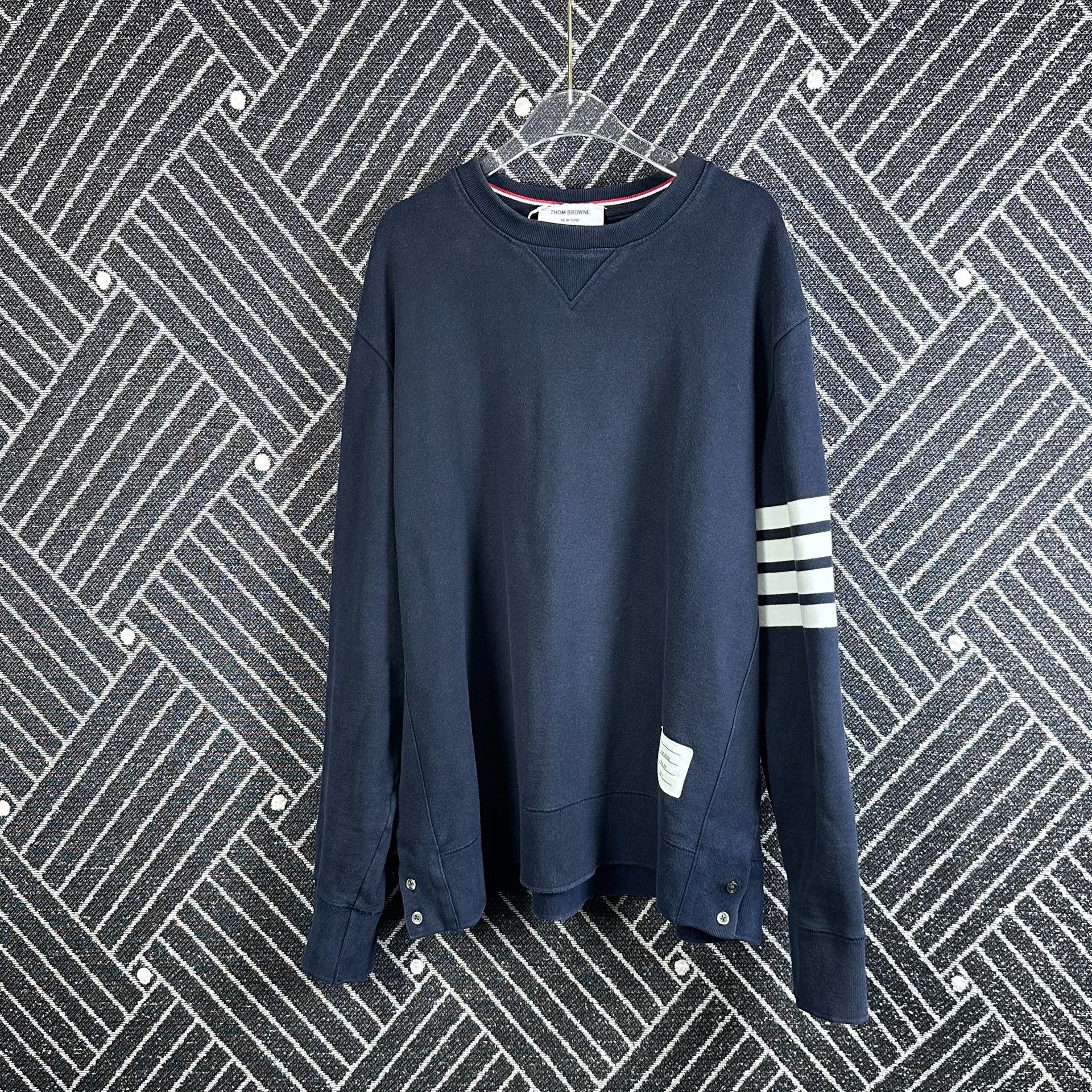 Thom Browne Thom Browne Classic Four-Stripe Navy Sweatshirt Size US M / EU 48-50 / 2 - 1 Thumbnail
