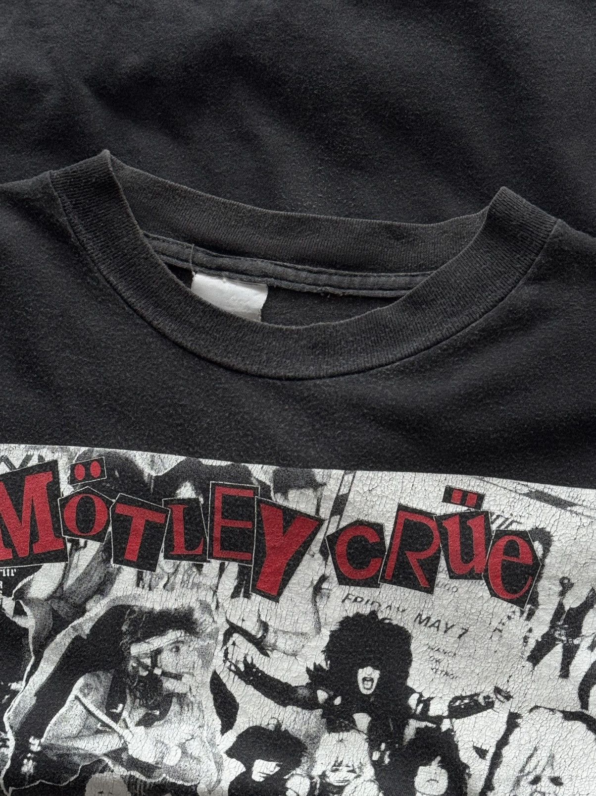 Band Tees 90s Vintage Motley Crue 'Decade of Decadence' Faded Band Tee Size US M / EU 48-50 / 2 - 3 Thumbnail