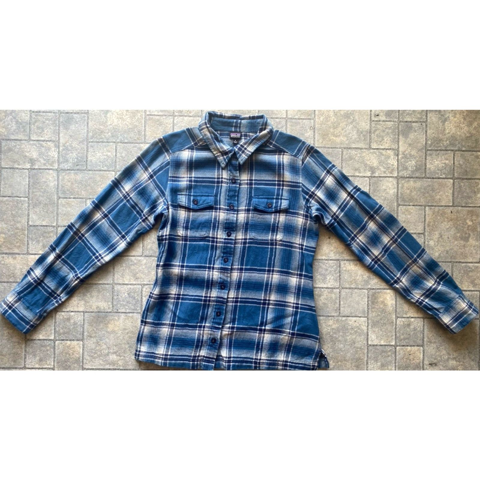 Patagonia Patagonia Flannel Shirt Women’s Size 8 Blue Plaid Organic Cotton Button-Up Long Sleeve Vintage? Size M / US 6-8 / IT 42-44 - 2 Thumbnail
