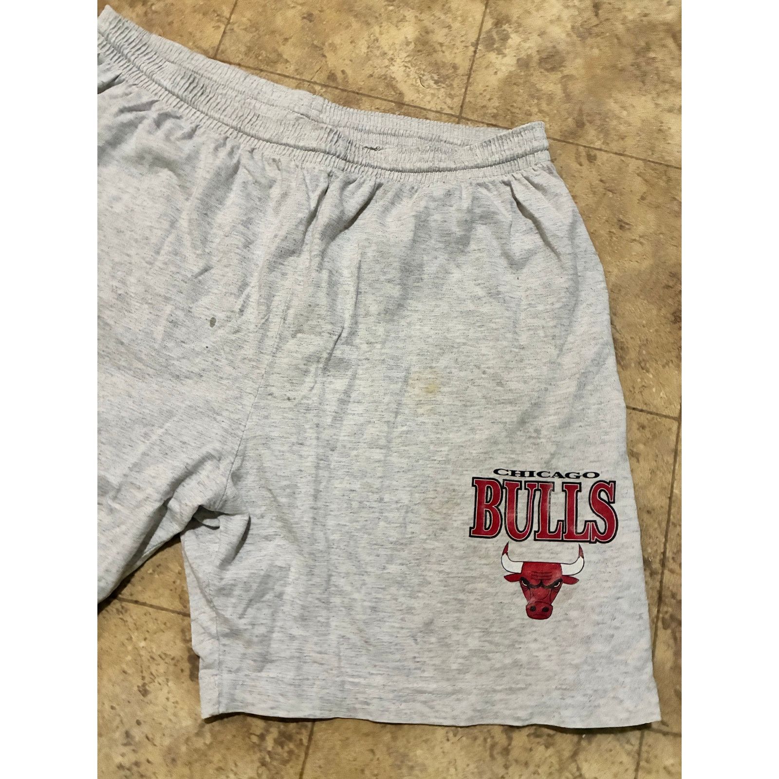 NBA Vintage 1990s Chicago Bulls Shorts Michael Jordan Era Size US 36 / EU 52 - 3 Thumbnail