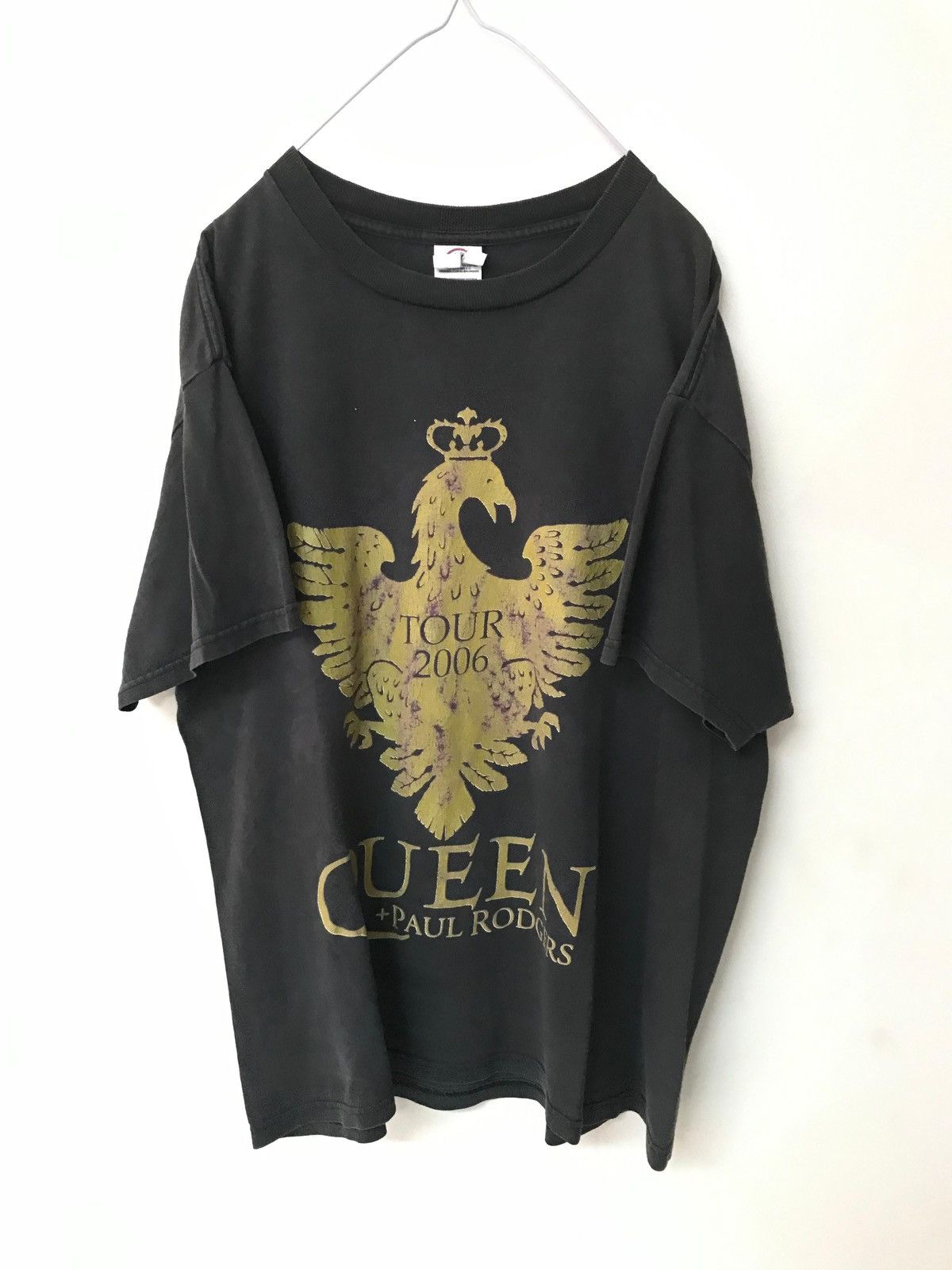 Band Tees 2000s Queen t shirt Size US M / EU 48-50 / 2 - 3 Thumbnail