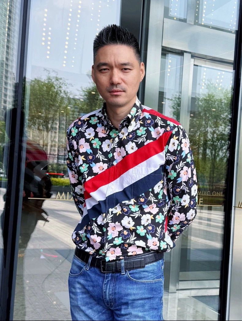 Thom Browne Thom Browne size3 Full flower design shirt Size US L / EU 52-54 / 3 - 9 Thumbnail